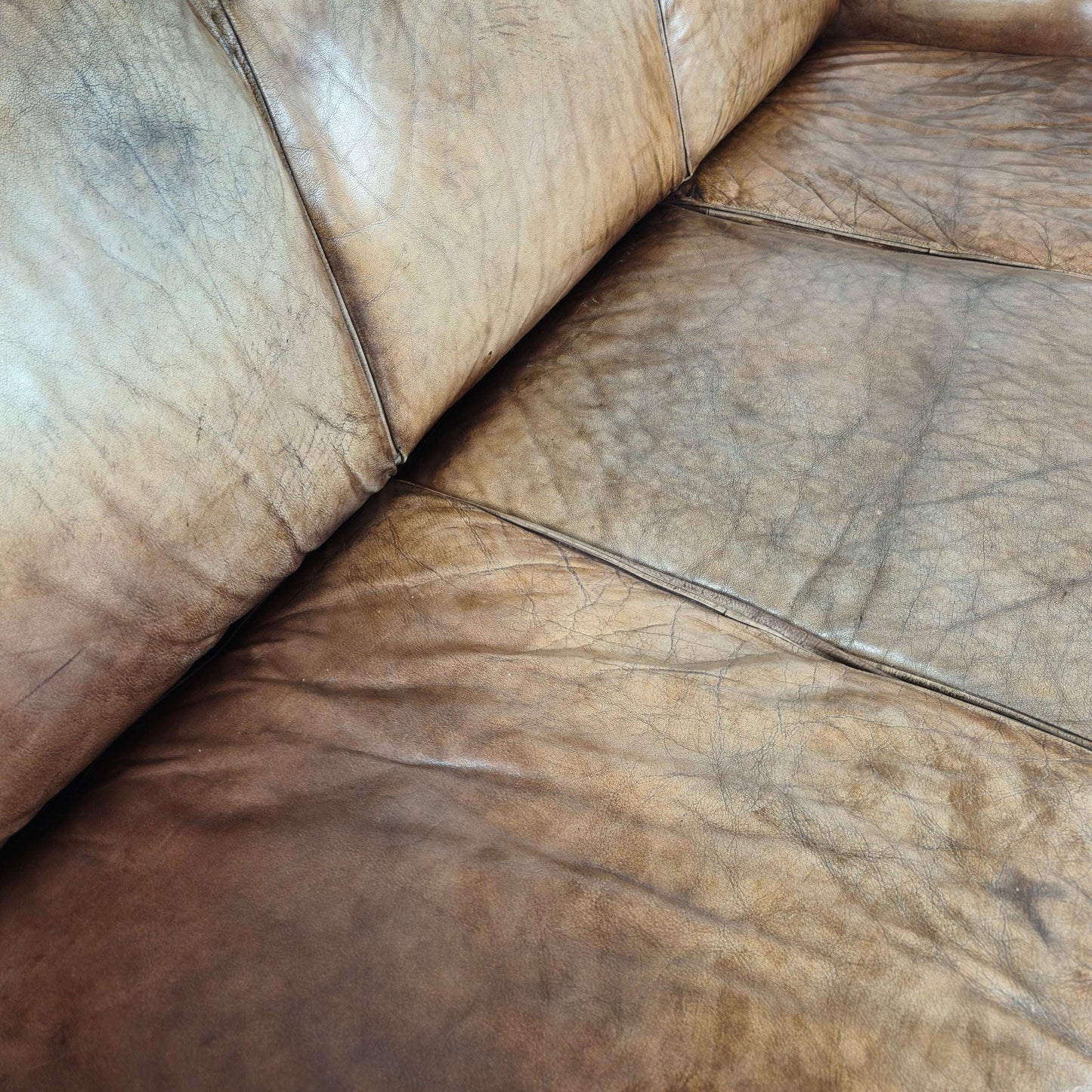 English Howard & Sons Style Leather Sofa – 20th Century English Howard & Sons Style Leather Sofa – 20th Century
