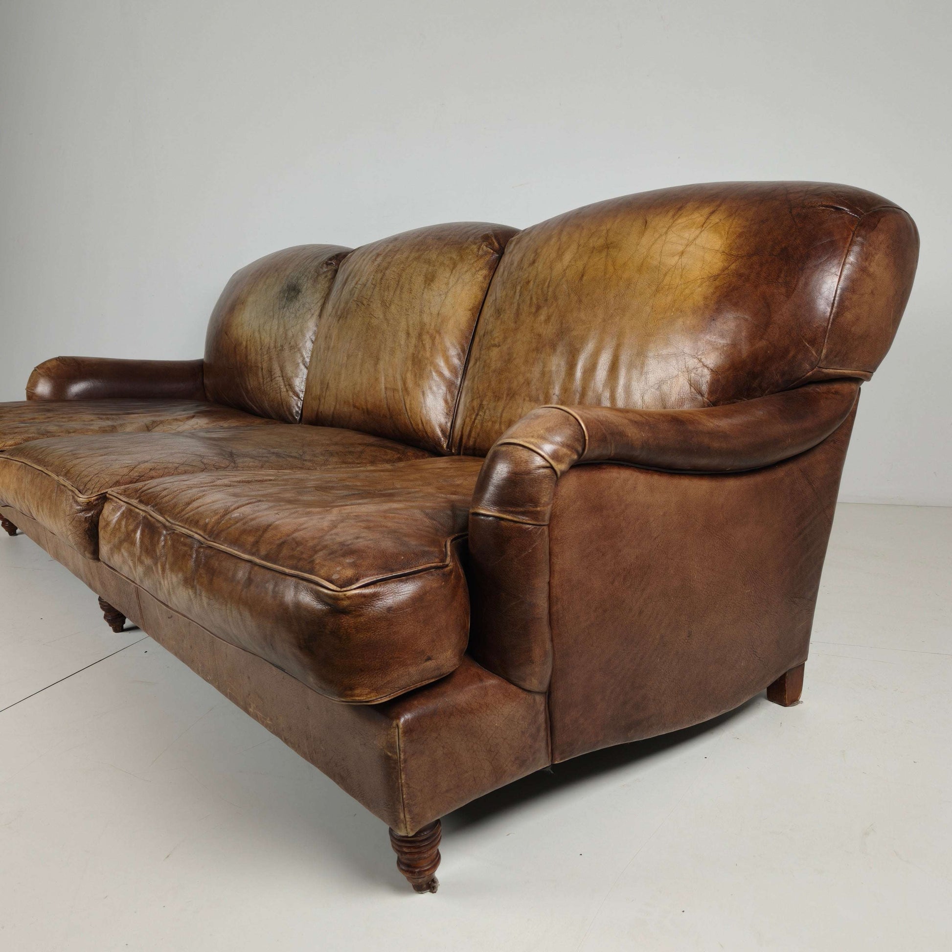 English Howard & Sons Style Leather Sofa – 20th Century English Howard & Sons Style Leather Sofa – 20th Century