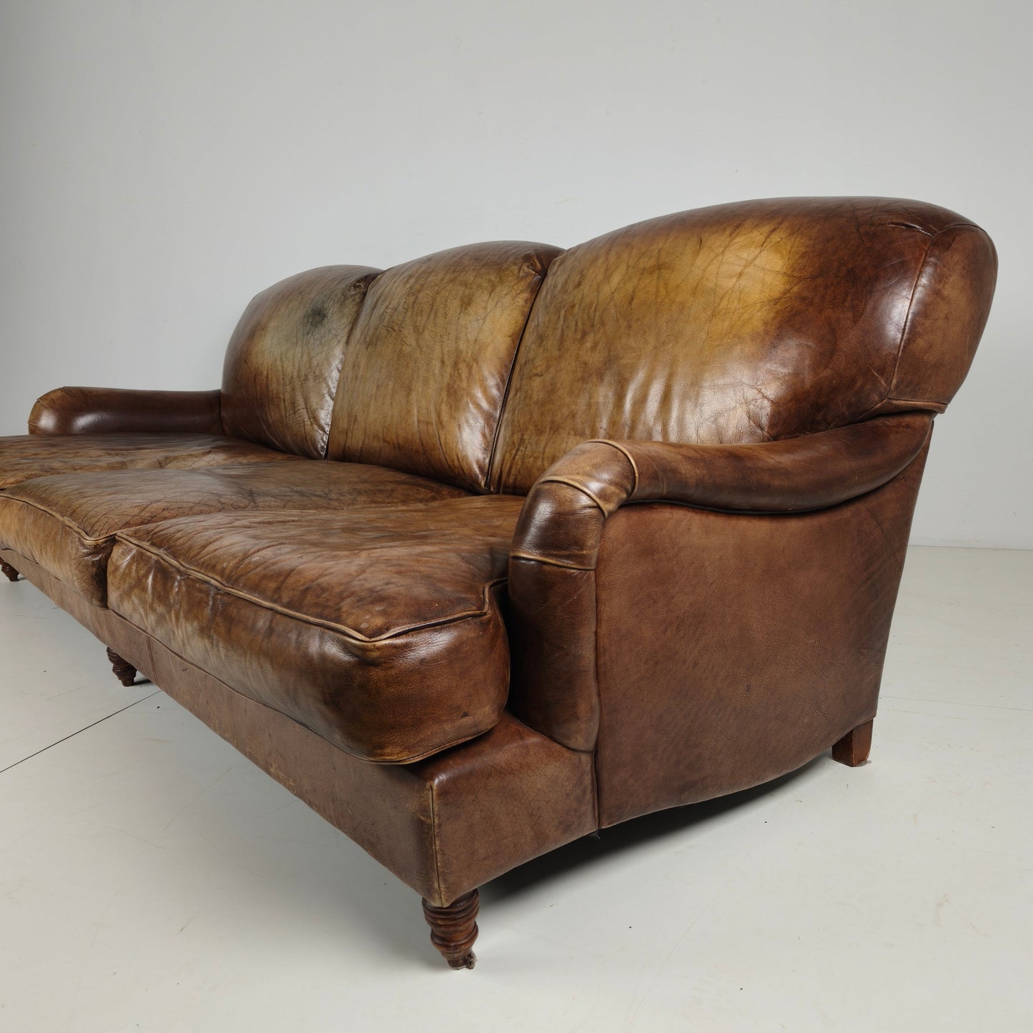 English Howard & Sons Style Leather Sofa – 20th Century English Howard & Sons Style Leather Sofa – 20th Century