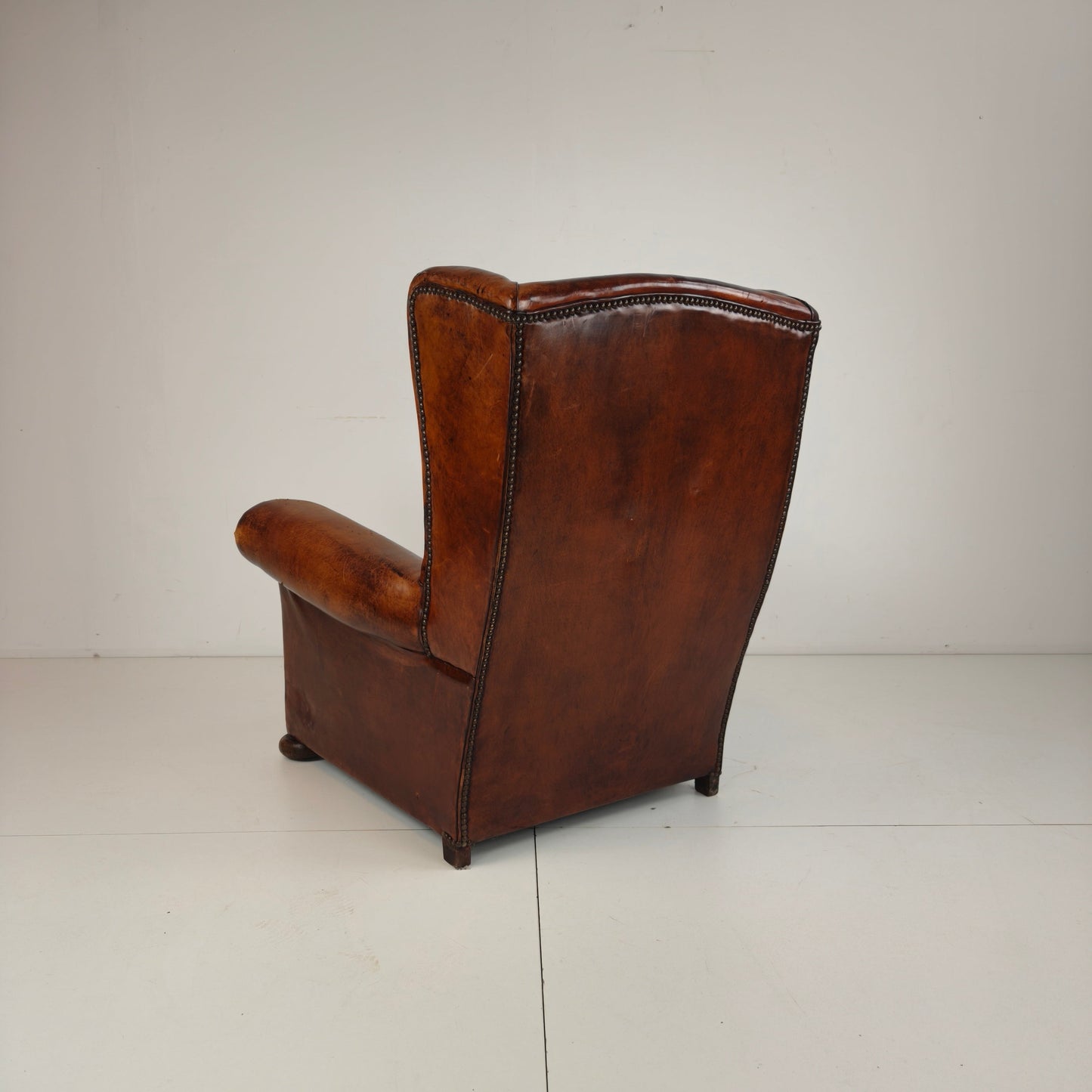 English Leather Armchair – Fine Quality & Great Comfort English Leather Armchair – Fine Quality & Great Comfort