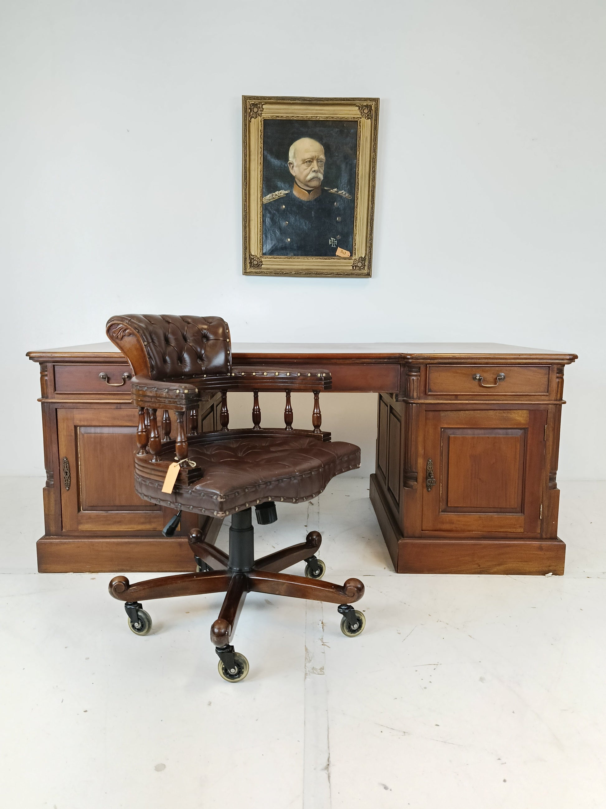 English Partner Desk English Partner Desk