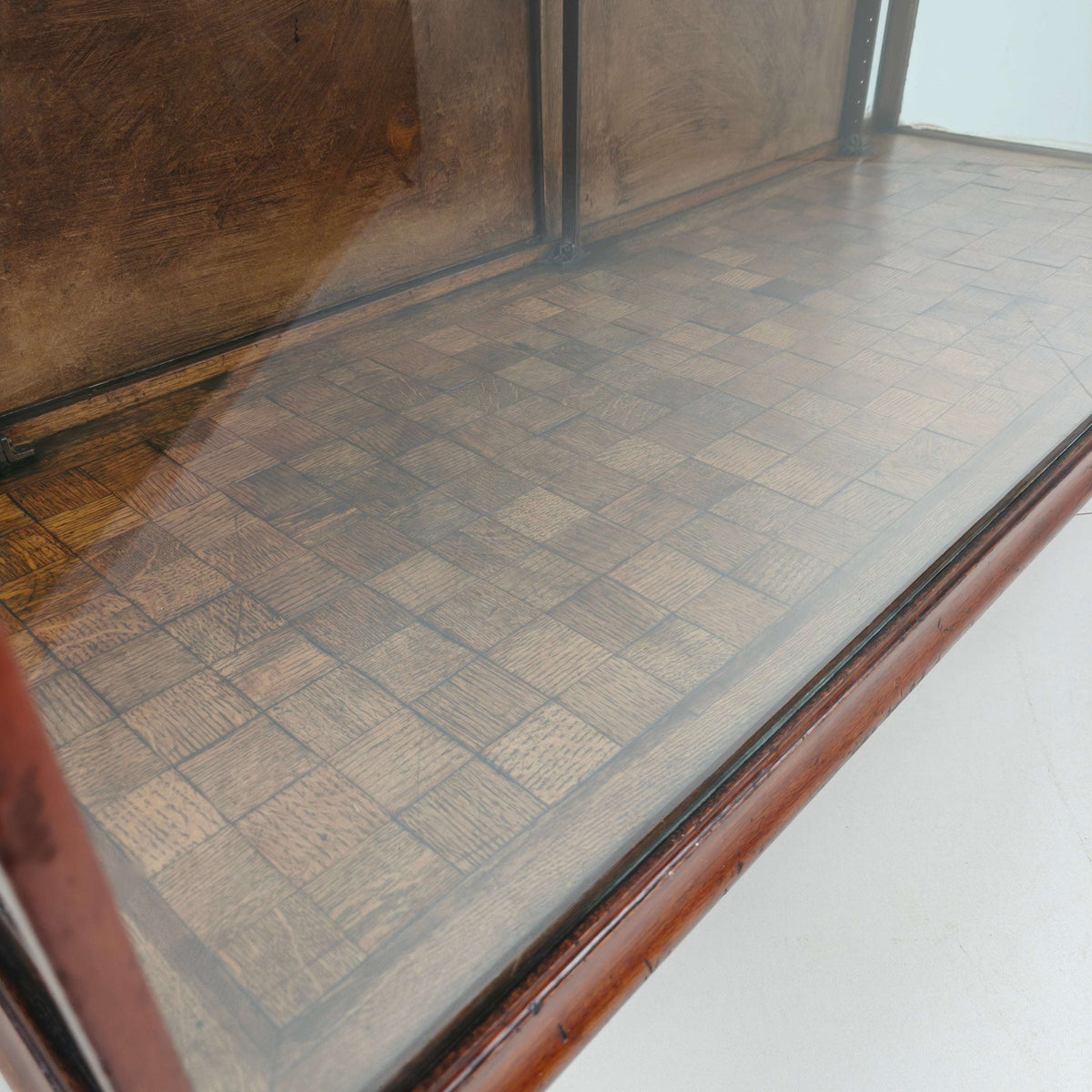 English Shop Display / Shop Counter (1910–1920) English Shop Display / Shop Counter (1910–1920)