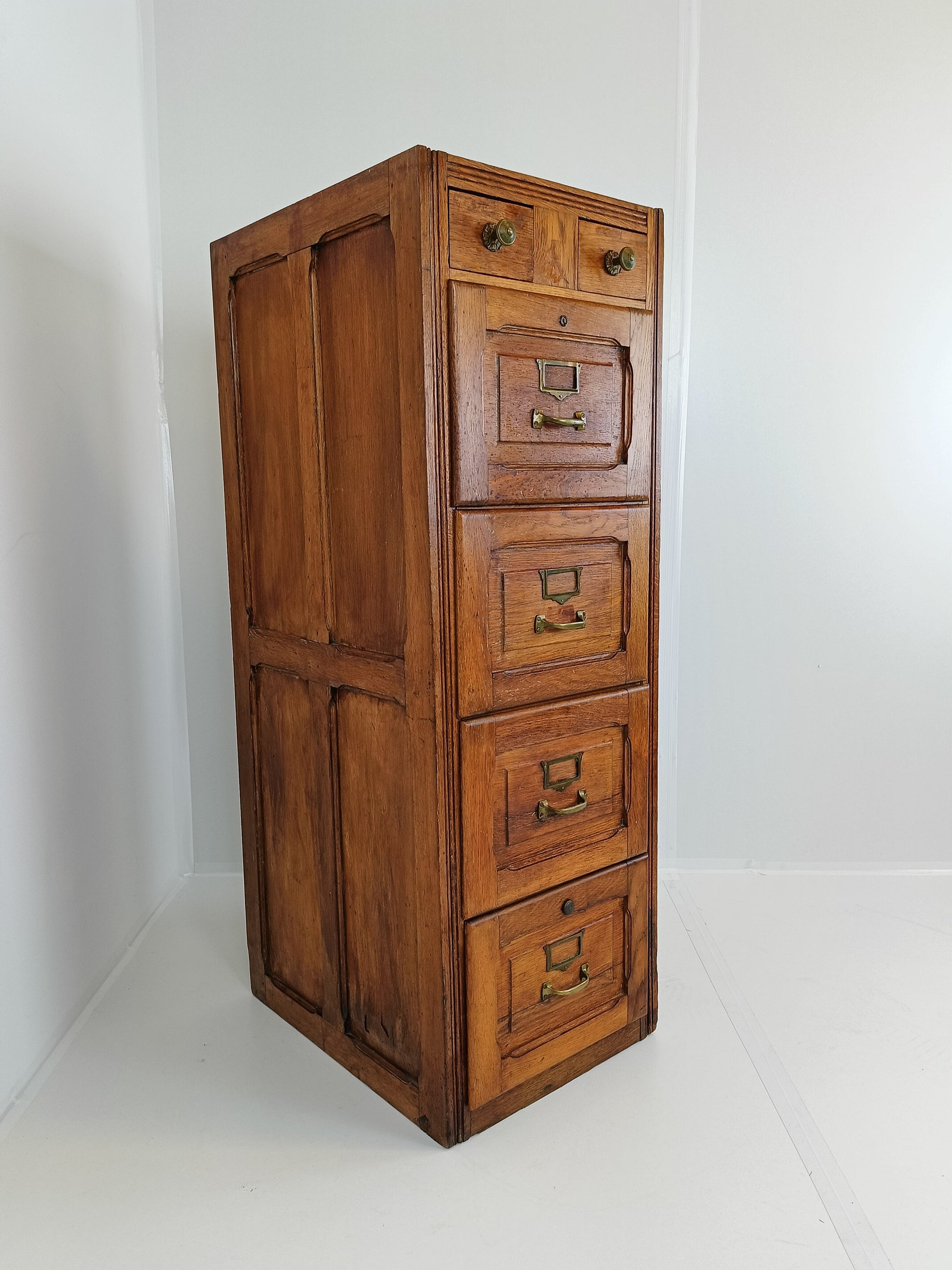 Exclusive Antique Filling Cabinet In Oak Wood Exclusive Antique Filling Cabinet In Oak Wood