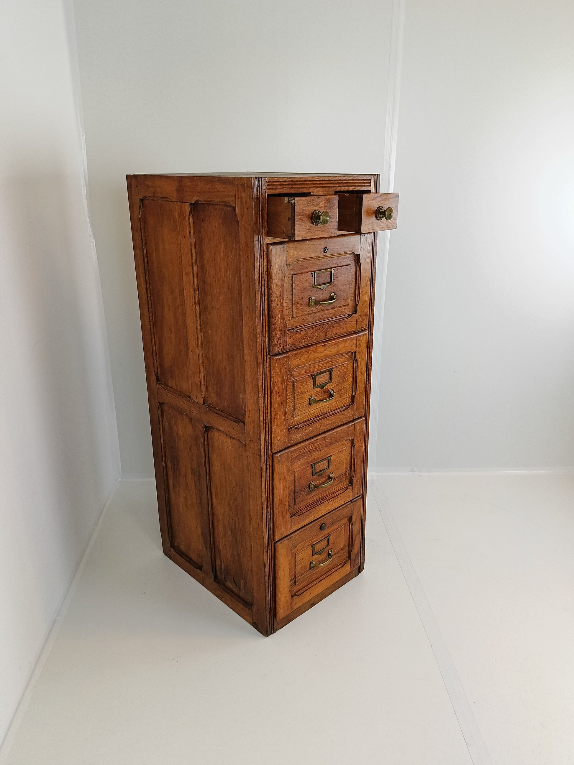Exclusive Antique Filling Cabinet In Oak Wood Exclusive Antique Filling Cabinet In Oak Wood