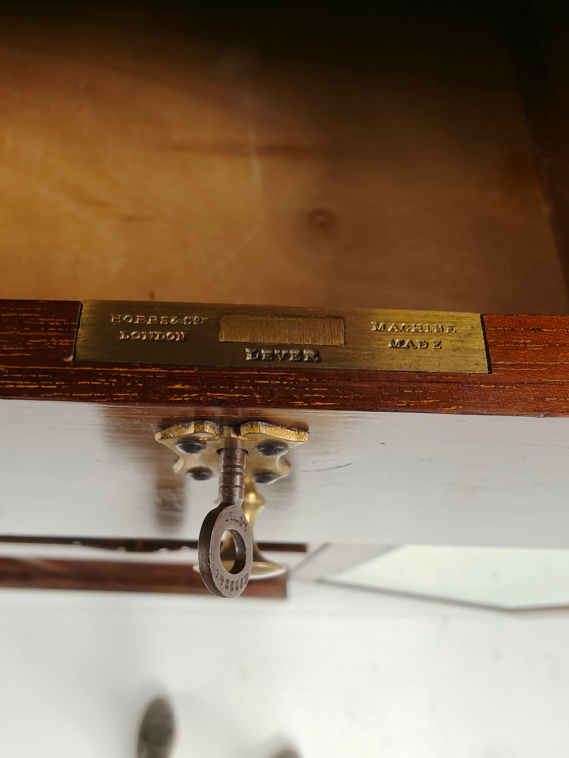Exquisite English Mahogany Wardrobe from 1904 – the Innovation Trade-Mark, 16 New Bond Street, London Exquisite English Mahogany Wardrobe from 1904 – the Innovation Trade-Mark, 16 New Bond Street, London
