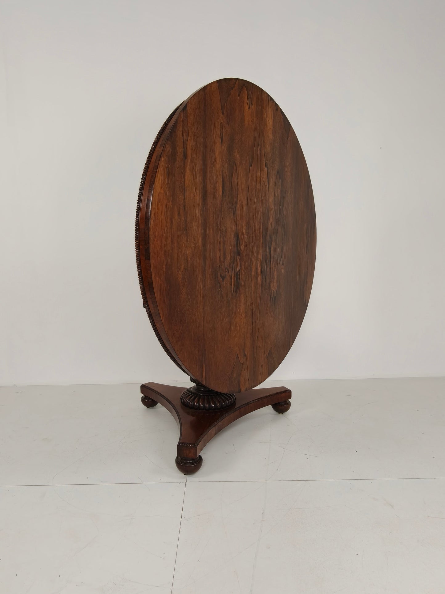 Fine Quality 19th Century William IV Rosewood Breakfast Tilt-Top Table – c.1820 Fine Quality 19th Century William IV Rosewood Breakfast Tilt-Top Table – c.1820