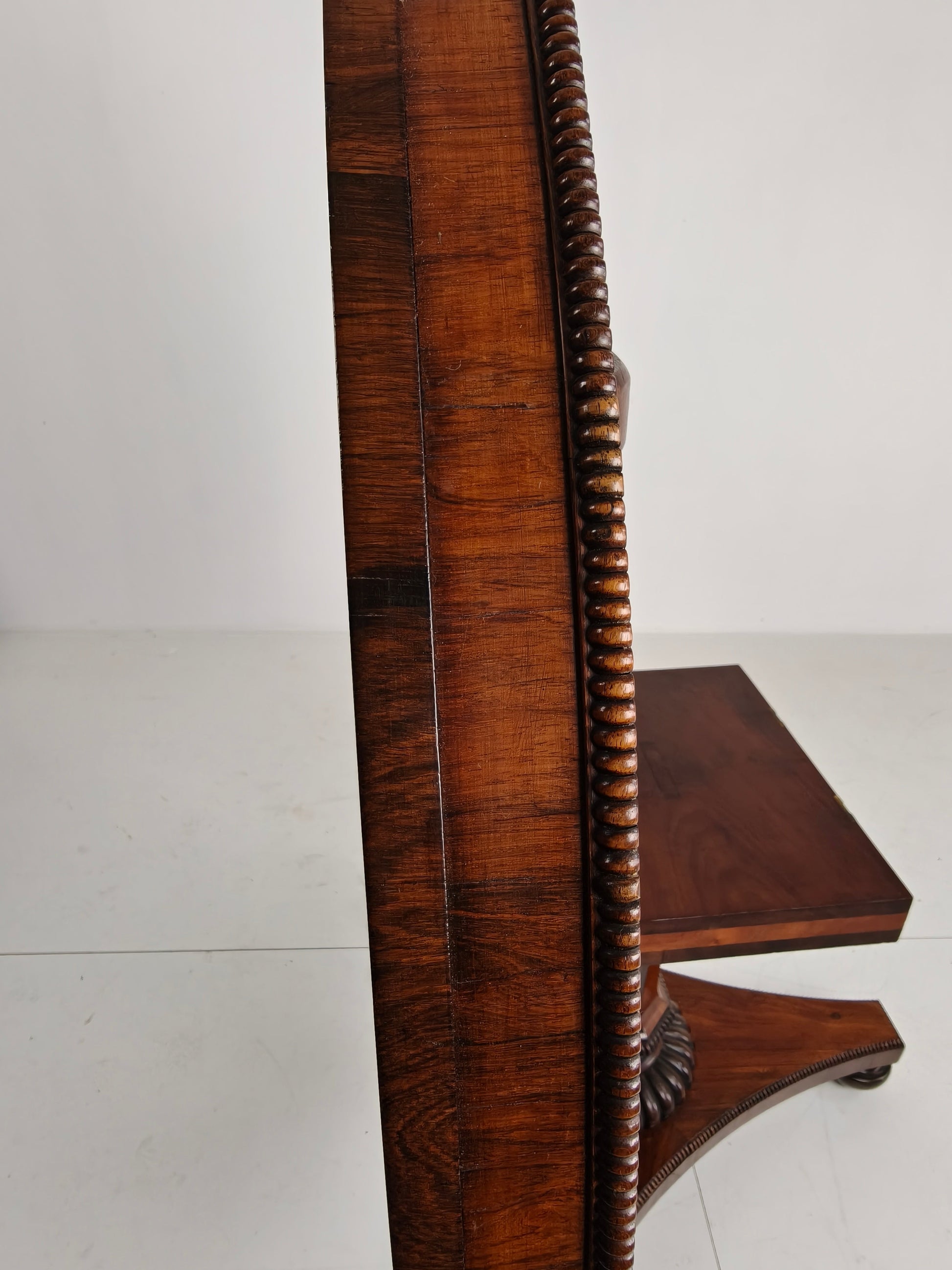 Fine Quality 19th Century William IV Rosewood Breakfast Tilt-Top Table – c.1820 Fine Quality 19th Century William IV Rosewood Breakfast Tilt-Top Table – c.1820