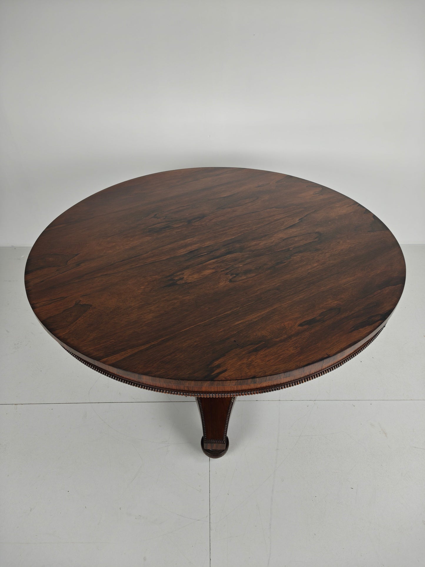Fine Quality 19th Century William IV Rosewood Breakfast Tilt-Top Table – c.1820 Fine Quality 19th Century William IV Rosewood Breakfast Tilt-Top Table – c.1820