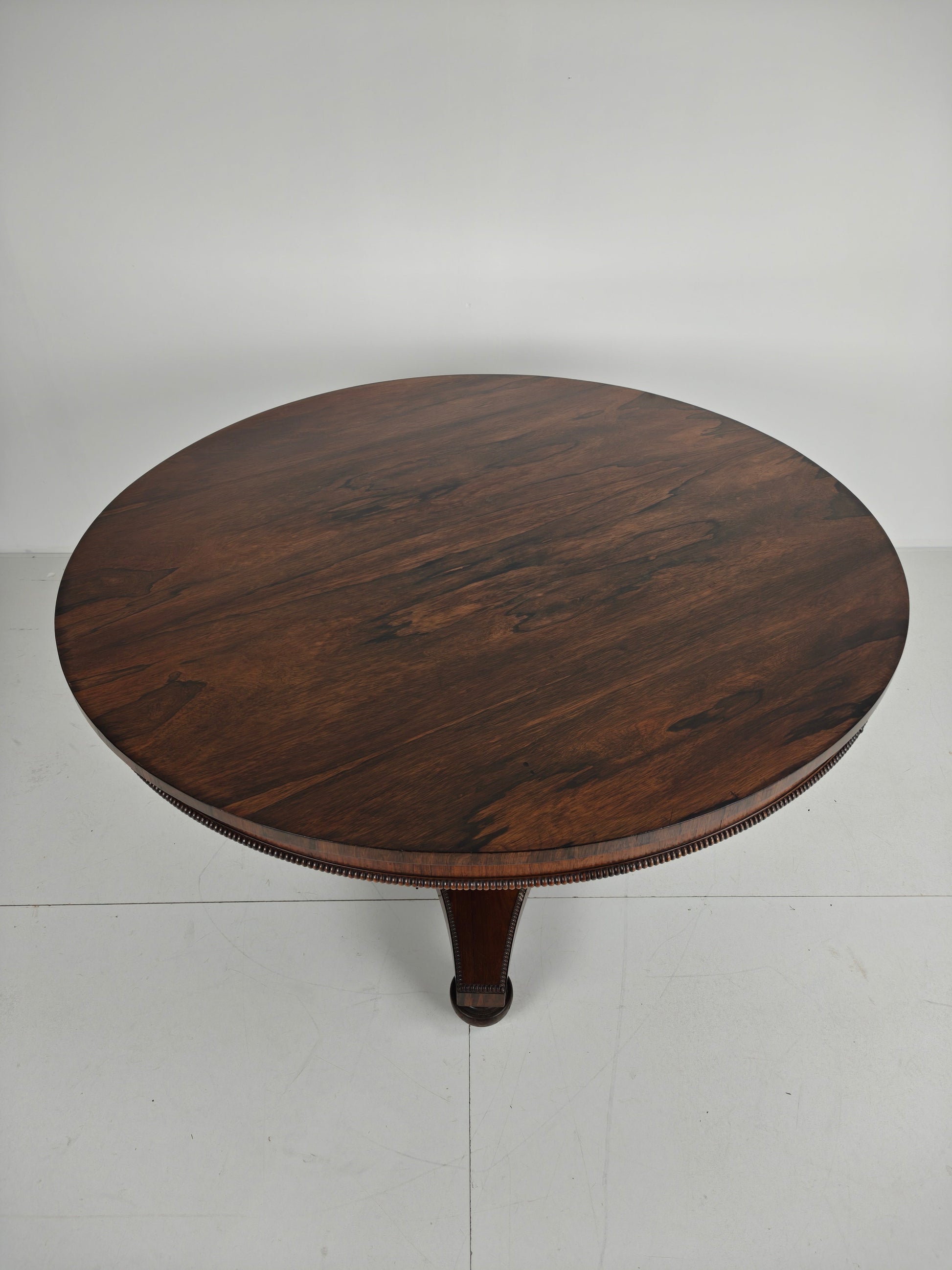Fine Quality 19th Century William IV Rosewood Breakfast Tilt-Top Table – c.1820 Fine Quality 19th Century William IV Rosewood Breakfast Tilt-Top Table – c.1820