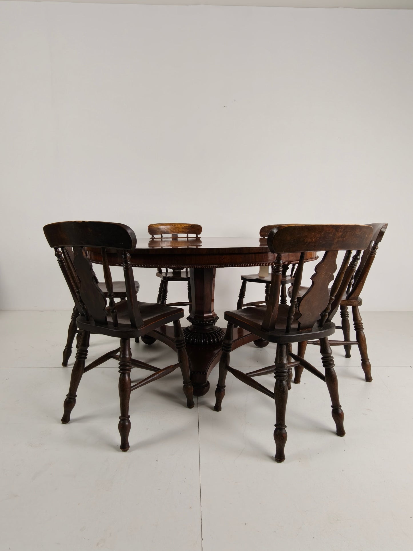 Fine Quality 19th Century William IV Rosewood Breakfast Tilt-Top Table – c.1820 Fine Quality 19th Century William IV Rosewood Breakfast Tilt-Top Table – c.1820