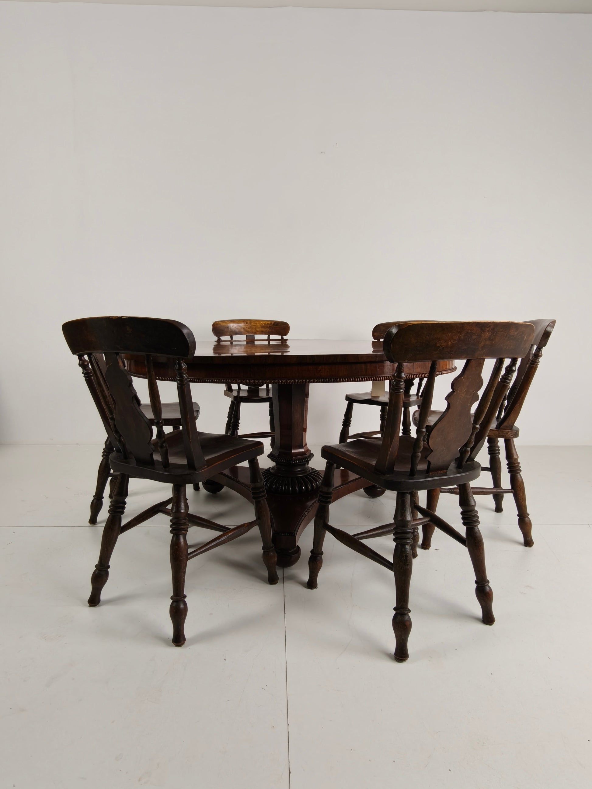 Fine Quality 19th Century William IV Rosewood Breakfast Tilt-Top Table – c.1820 Fine Quality 19th Century William IV Rosewood Breakfast Tilt-Top Table – c.1820