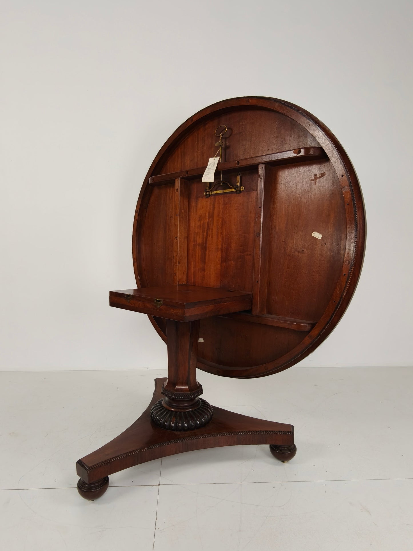 Fine Quality 19th Century William IV Rosewood Breakfast Tilt-Top Table – c.1820 Fine Quality 19th Century William IV Rosewood Breakfast Tilt-Top Table – c.1820