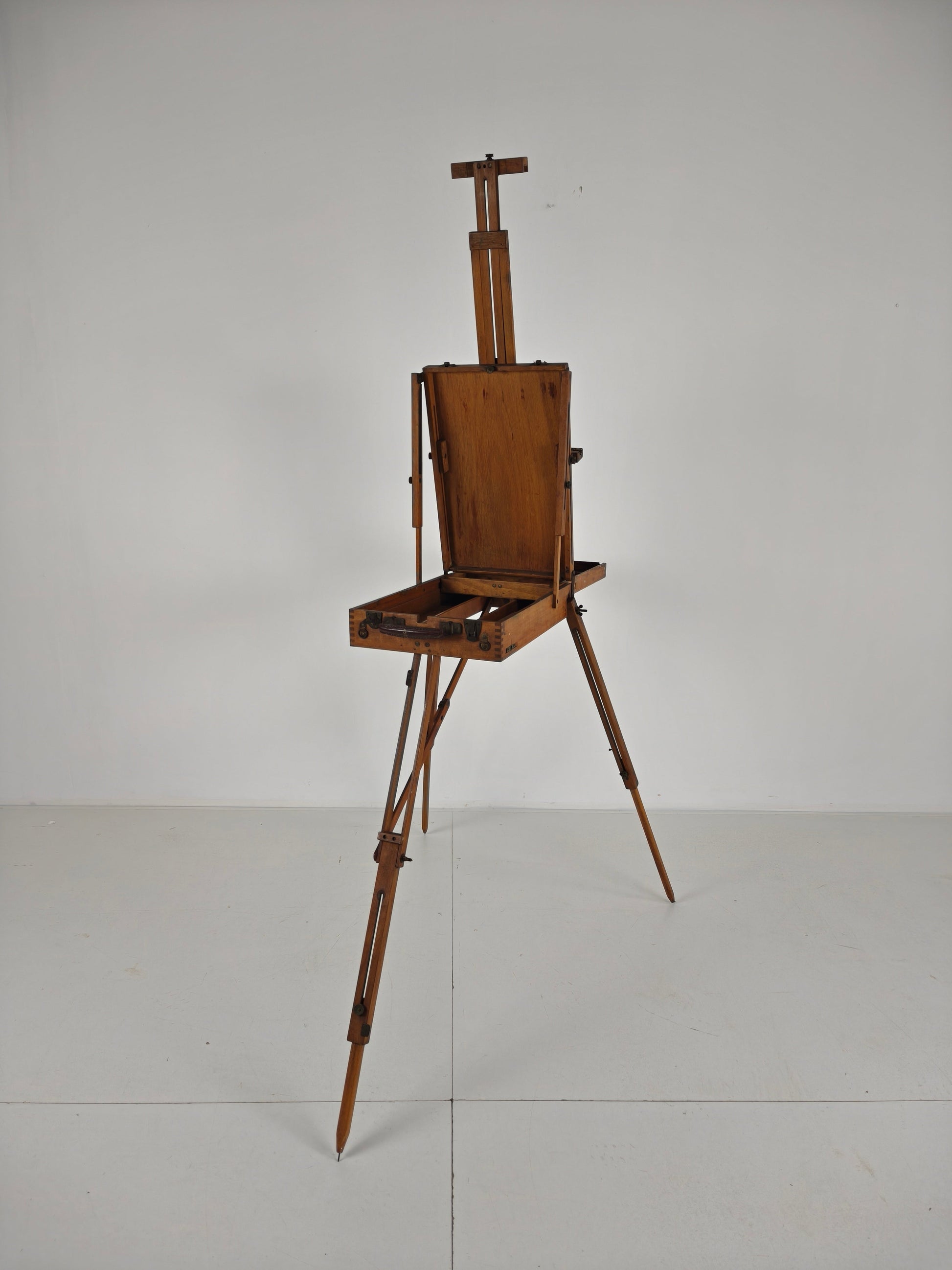French Metamorphic Traveling Painter’s Box Easel – Grumbacher – BREV. S.G.D.G. French Metamorphic Traveling Painter’s Box Easel – Grumbacher – BREV. S.G.D.G.