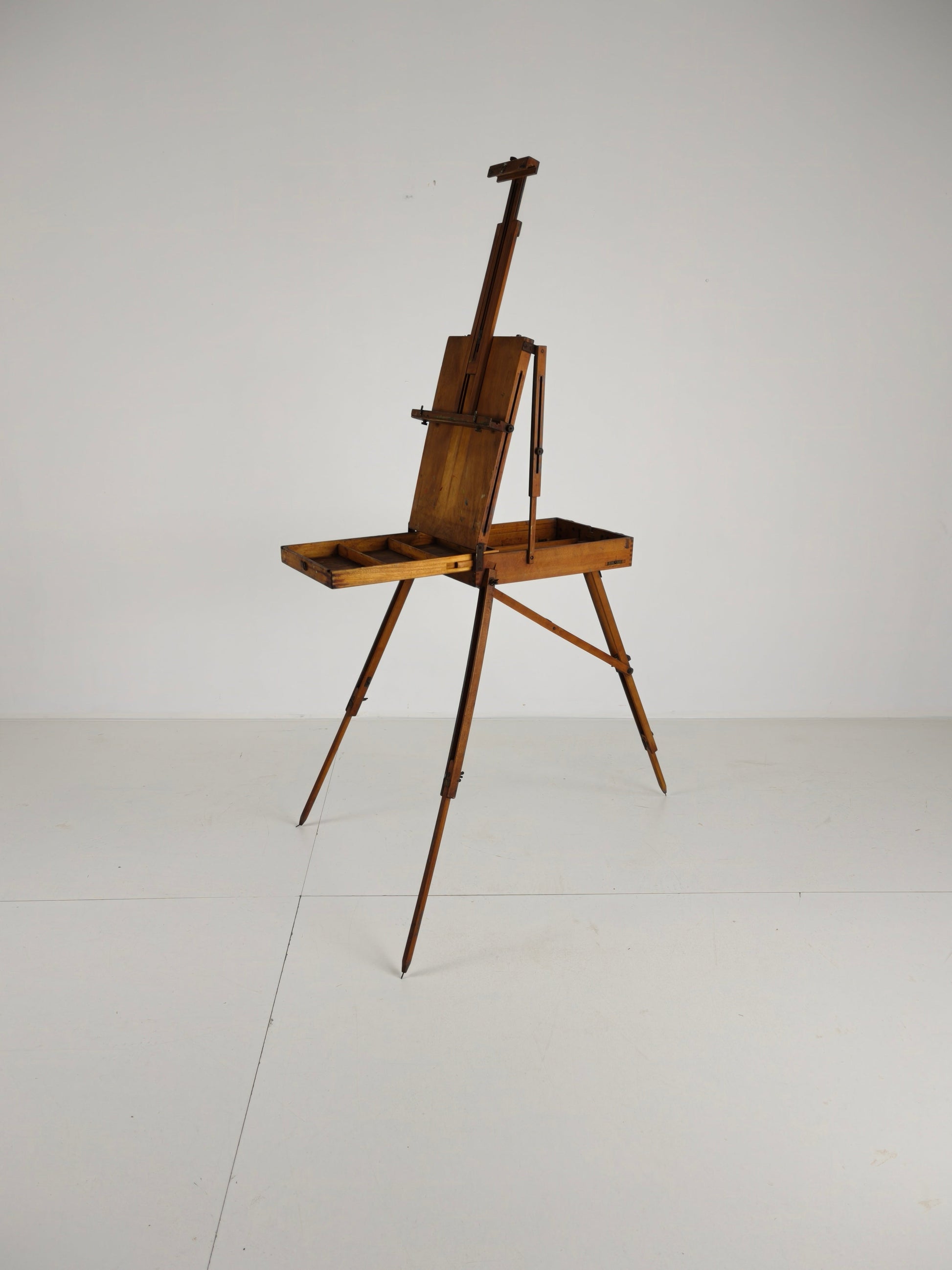 French Metamorphic Traveling Painter’s Box Easel – Grumbacher – BREV. S.G.D.G. French Metamorphic Traveling Painter’s Box Easel – Grumbacher – BREV. S.G.D.G.