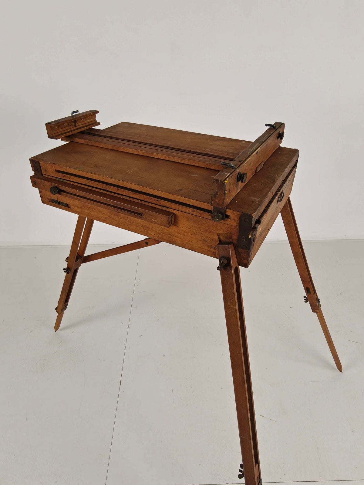 French Metamorphic Traveling Painter’s Box Easel – Grumbacher – BREV. S.G.D.G. French Metamorphic Traveling Painter’s Box Easel – Grumbacher – BREV. S.G.D.G.