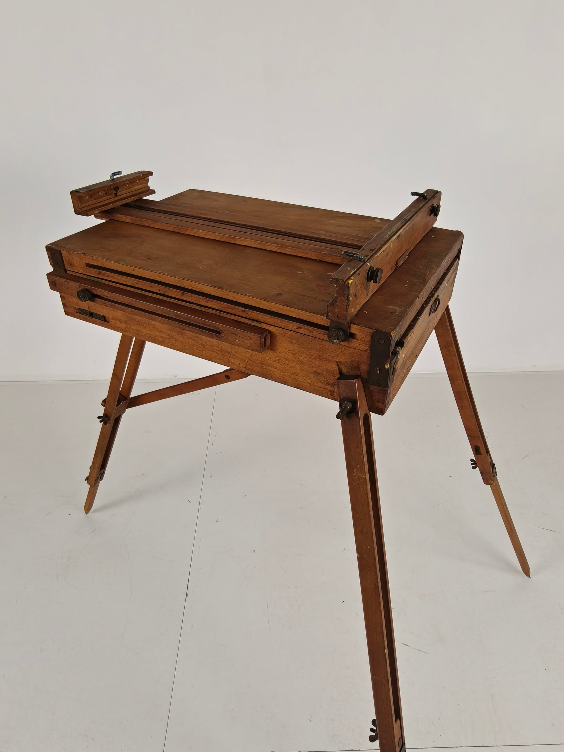 French Metamorphic Traveling Painter’s Box Easel – Grumbacher – BREV. S.G.D.G. French Metamorphic Traveling Painter’s Box Easel – Grumbacher – BREV. S.G.D.G.