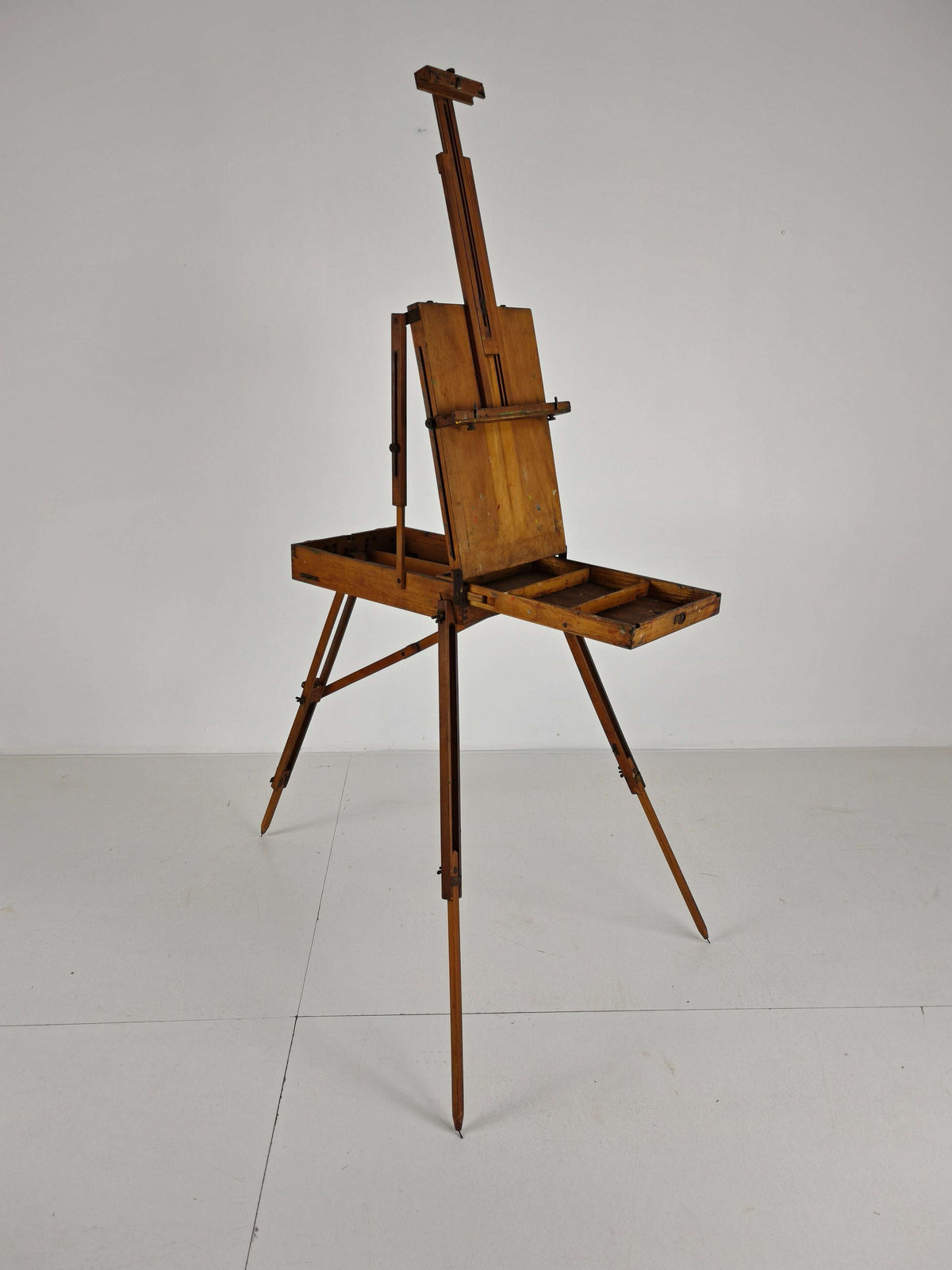 French Metamorphic Traveling Painter’s Box Easel – Grumbacher – BREV. S.G.D.G. French Metamorphic Traveling Painter’s Box Easel – Grumbacher – BREV. S.G.D.G.