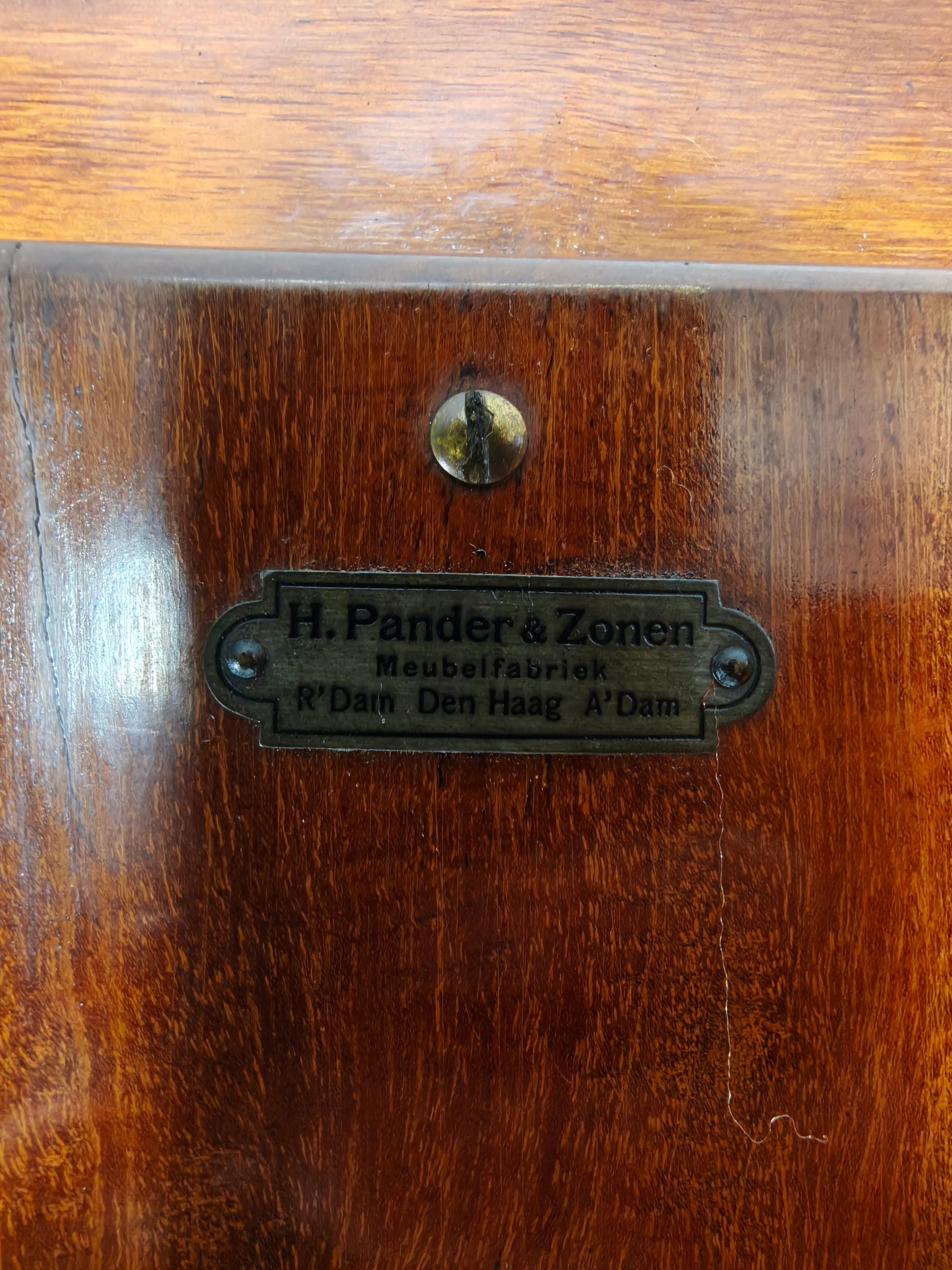 High-Quality Late 19th-Century Mahogany Wardrobe by H. Pander & Zonen High-Quality Late 19th-Century Mahogany Wardrobe by H. Pander & Zonen