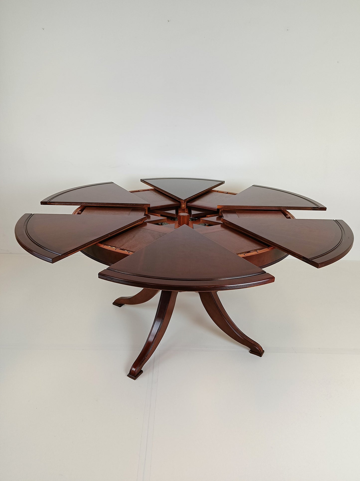 Jupe Expanding Round Table Jupe Expanding Round Table