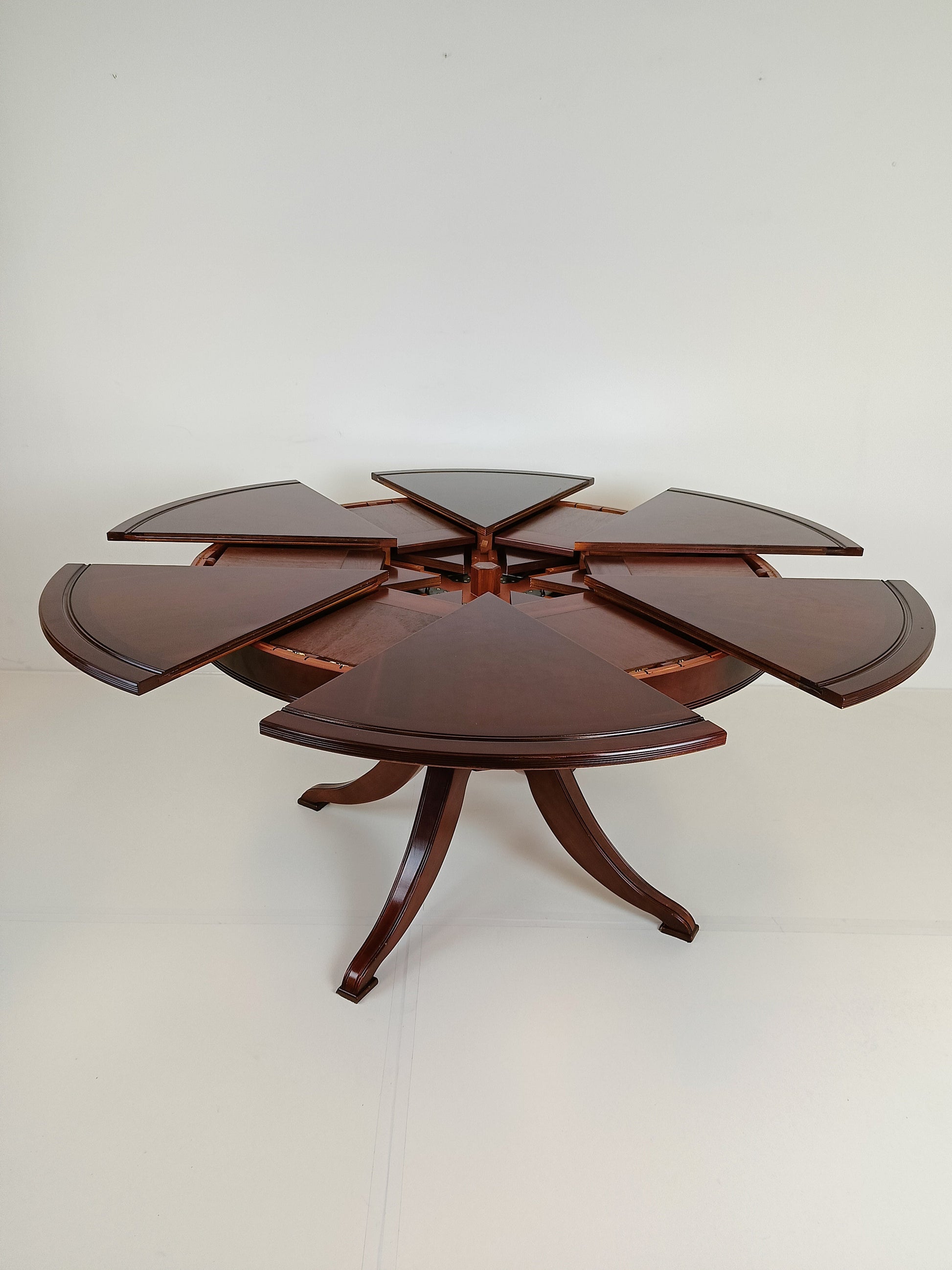 Jupe Expanding Round Table Jupe Expanding Round Table