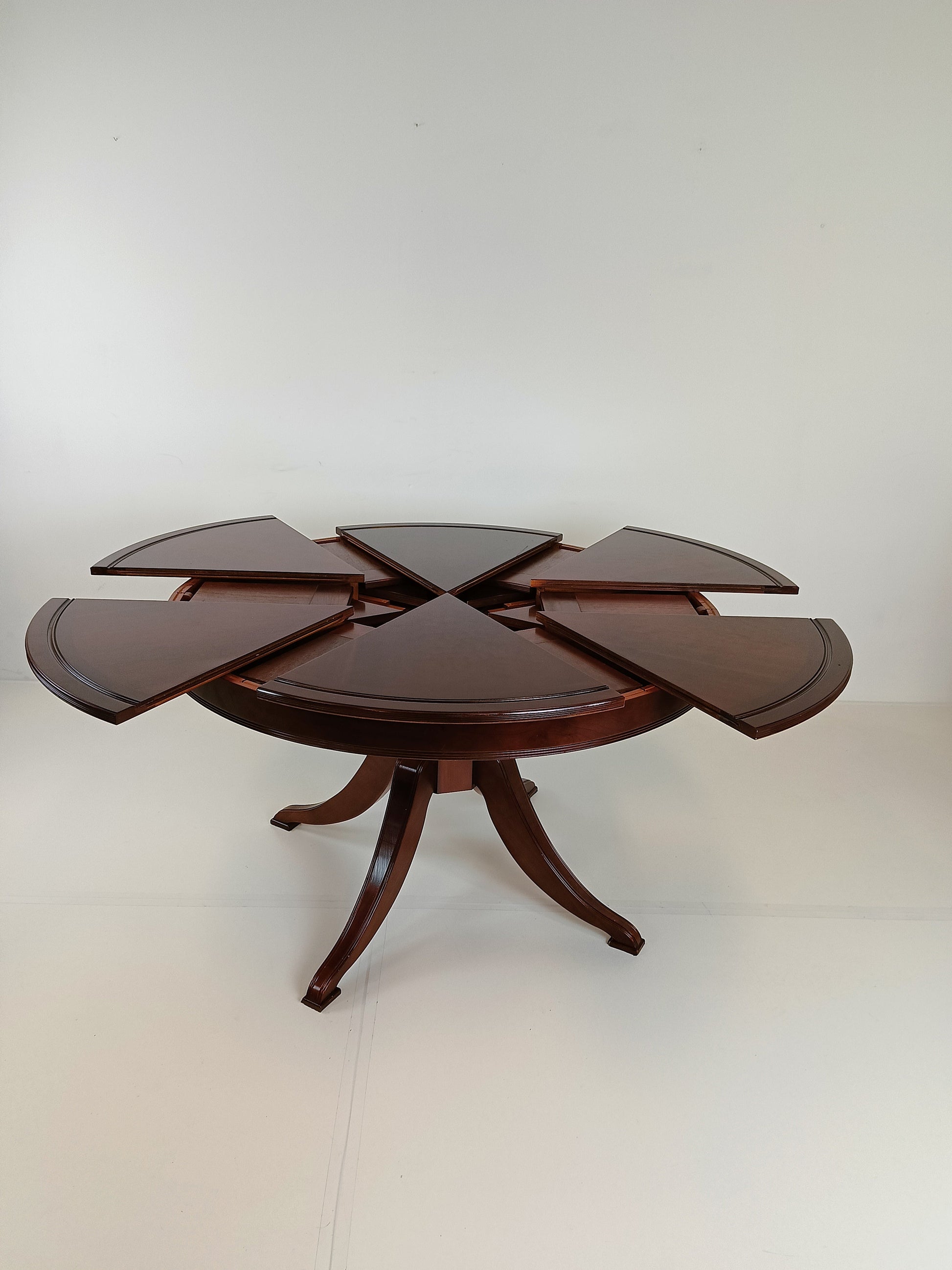 Jupe Expanding Round Table Jupe Expanding Round Table