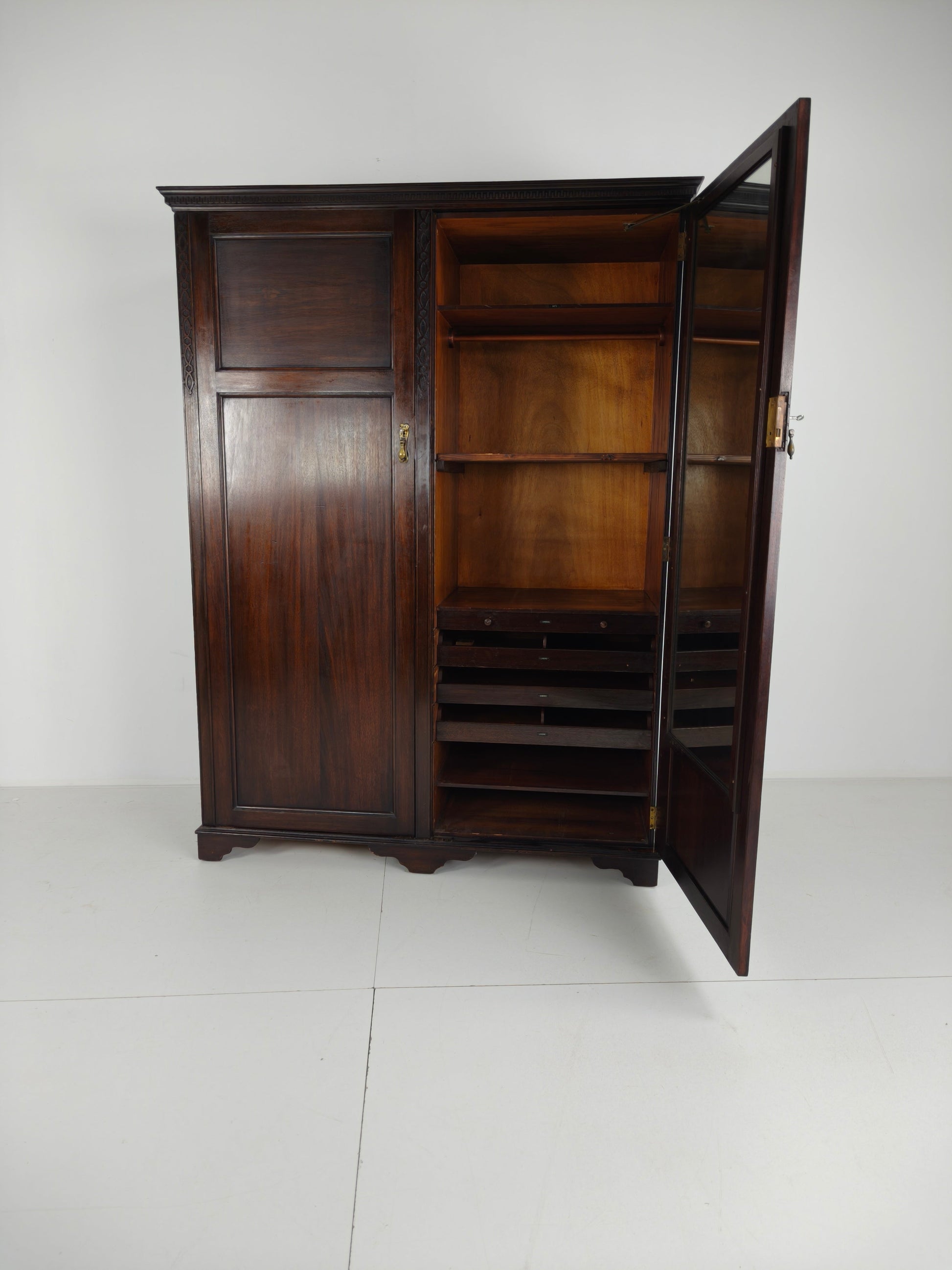 Lady’s Art Deco Mahogany Wardrobe by Waring & Gillow – c.1920s Lady’s Art Deco Mahogany Wardrobe by Waring & Gillow – c.1920s
