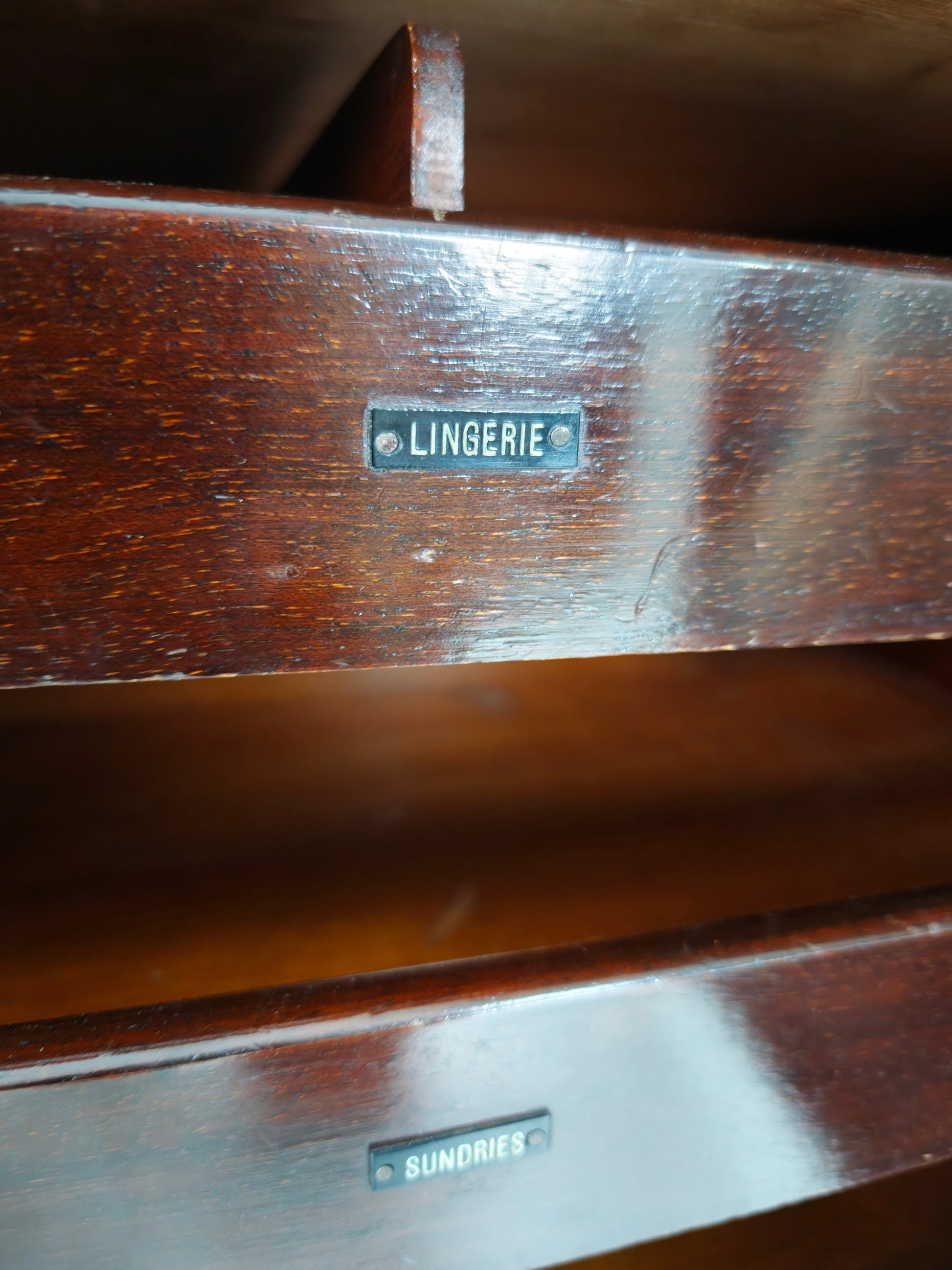 Lady’s Art Deco Mahogany Wardrobe by Waring & Gillow – c.1920s Lady’s Art Deco Mahogany Wardrobe by Waring & Gillow – c.1920s