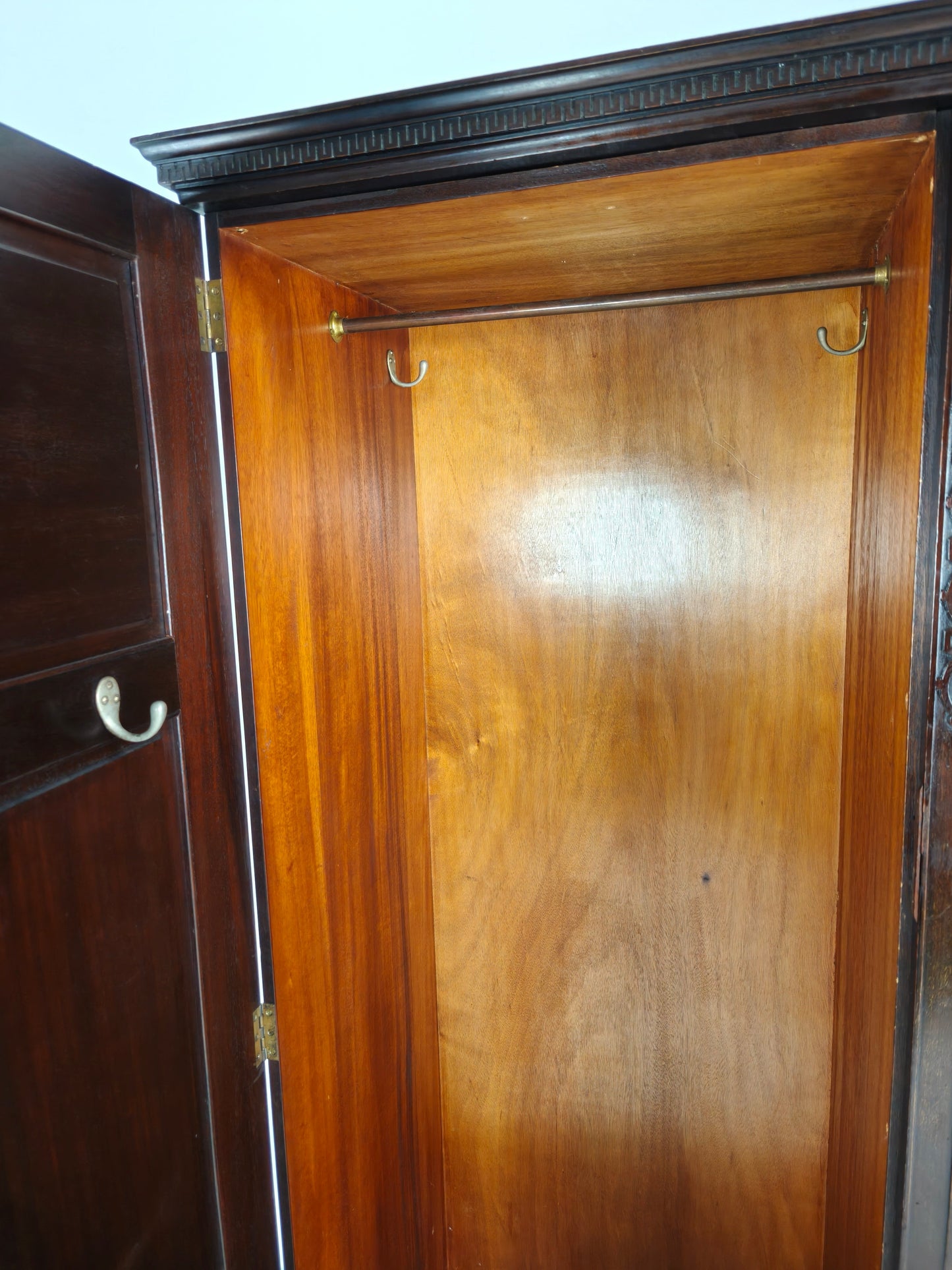Lady’s Art Deco Mahogany Wardrobe by Waring & Gillow – c.1920s Lady’s Art Deco Mahogany Wardrobe by Waring & Gillow – c.1920s