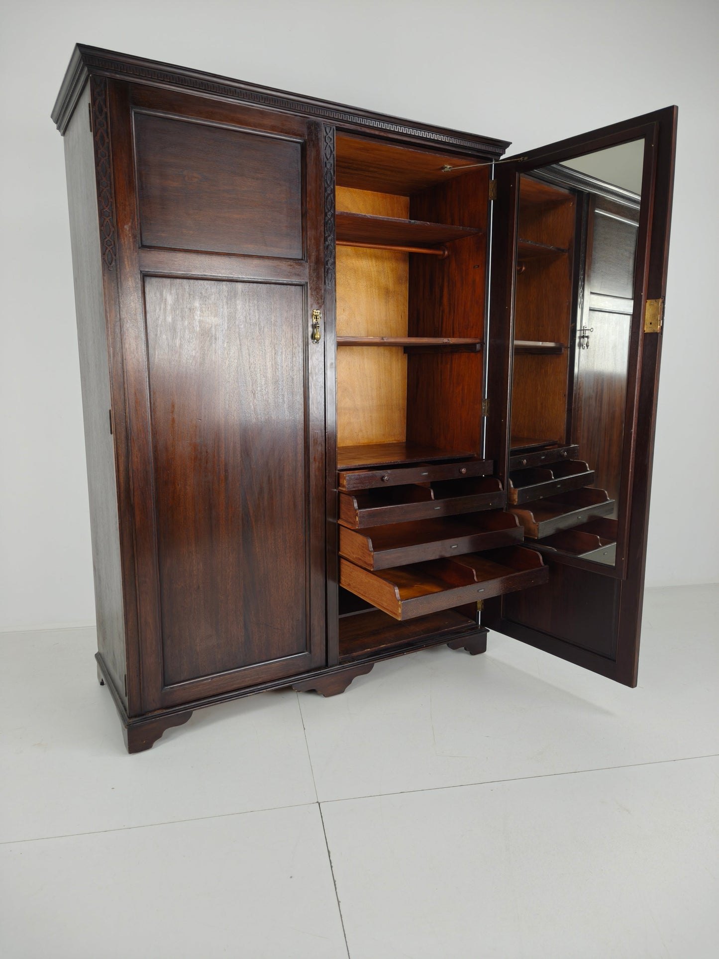 Lady’s Art Deco Mahogany Wardrobe by Waring & Gillow – c.1920s Lady’s Art Deco Mahogany Wardrobe by Waring & Gillow – c.1920s