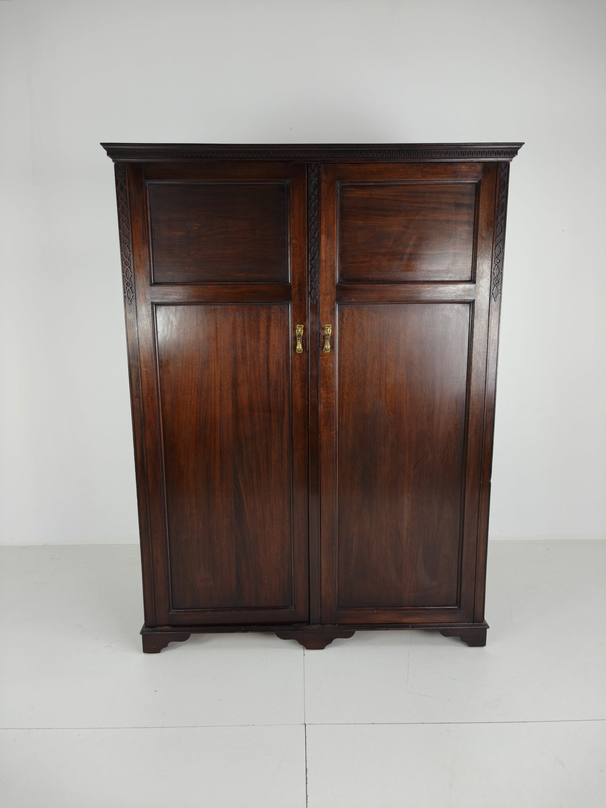 Lady’s Art Deco Mahogany Wardrobe by Waring & Gillow – c.1920s Lady’s Art Deco Mahogany Wardrobe by Waring & Gillow – c.1920s