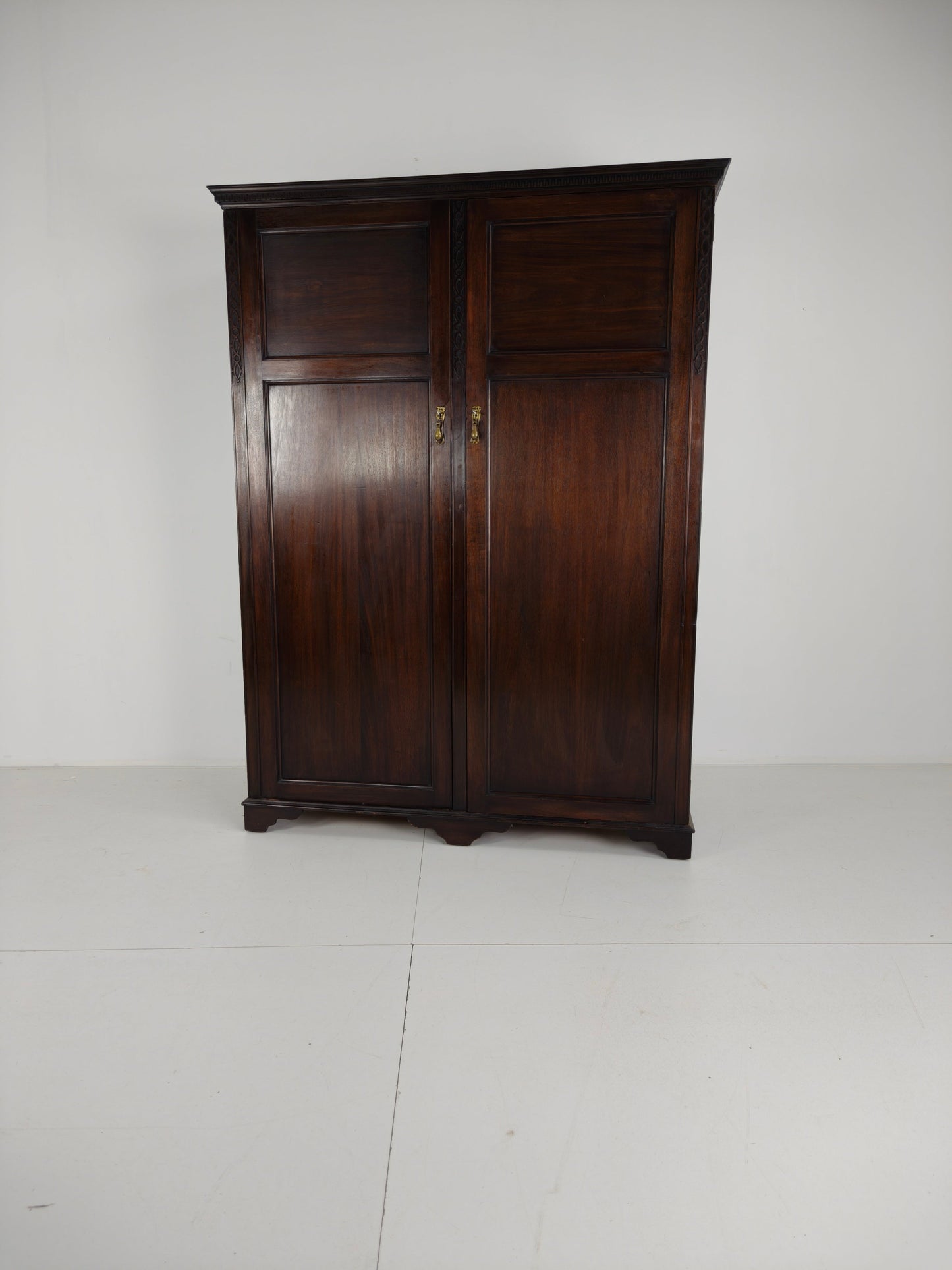 Lady’s Art Deco Mahogany Wardrobe by Waring & Gillow – c.1920s Lady’s Art Deco Mahogany Wardrobe by Waring & Gillow – c.1920s