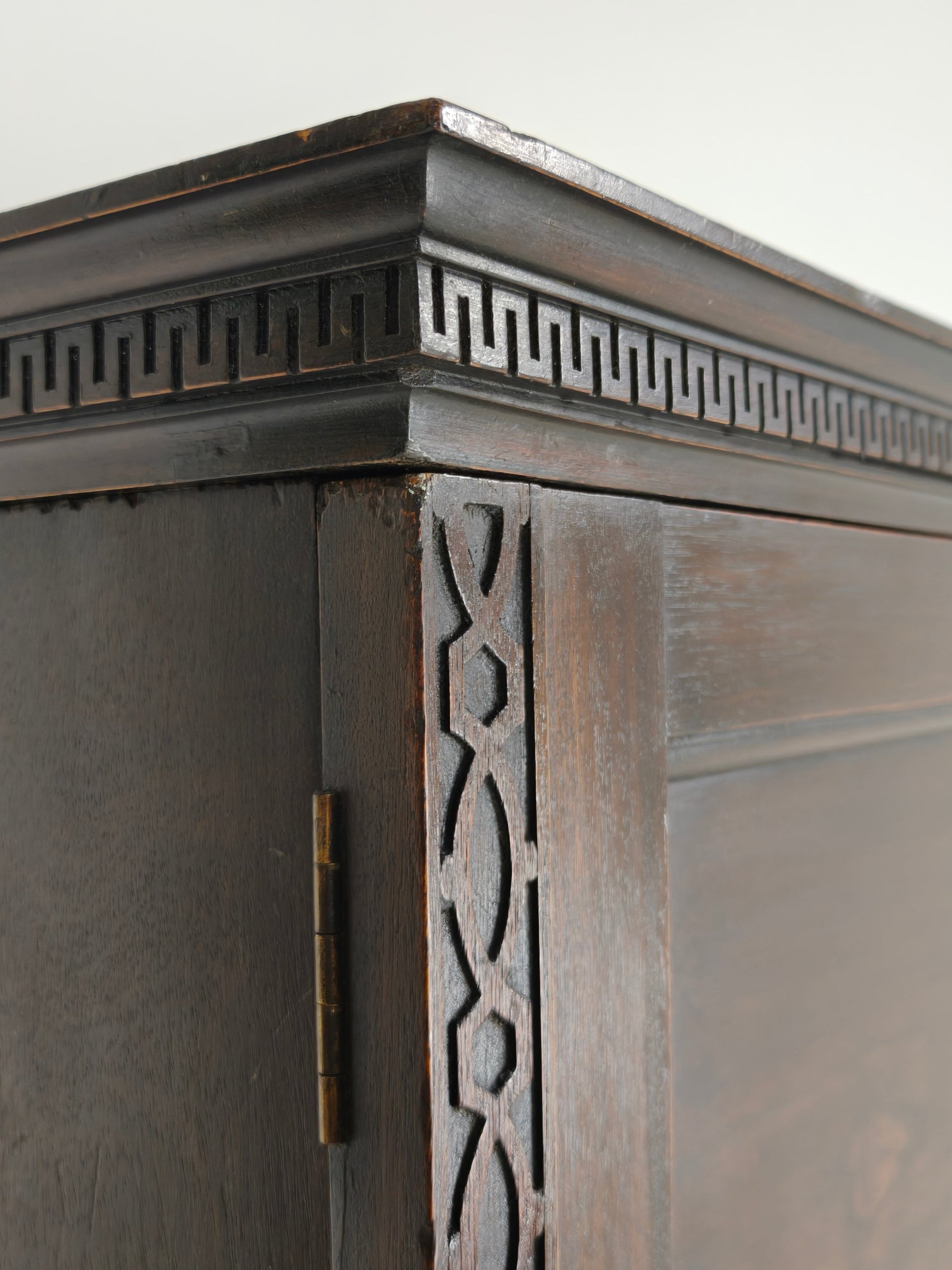 Lady’s Art Deco Mahogany Wardrobe by Waring & Gillow – c.1920s Lady’s Art Deco Mahogany Wardrobe by Waring & Gillow – c.1920s