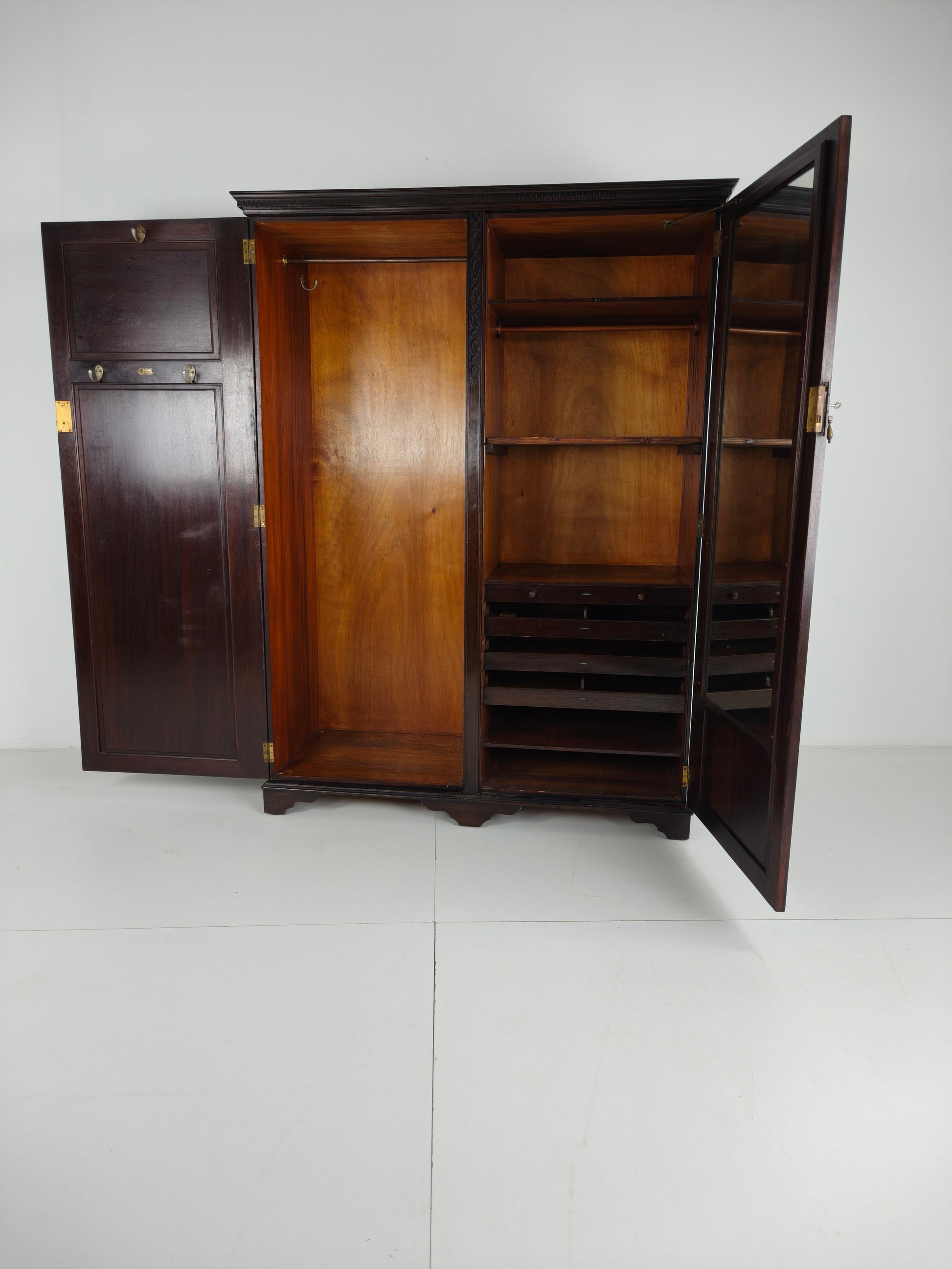 Lady’s Art Deco Mahogany Wardrobe by Waring & Gillow – c.1920s Lady’s Art Deco Mahogany Wardrobe by Waring & Gillow – c.1920s