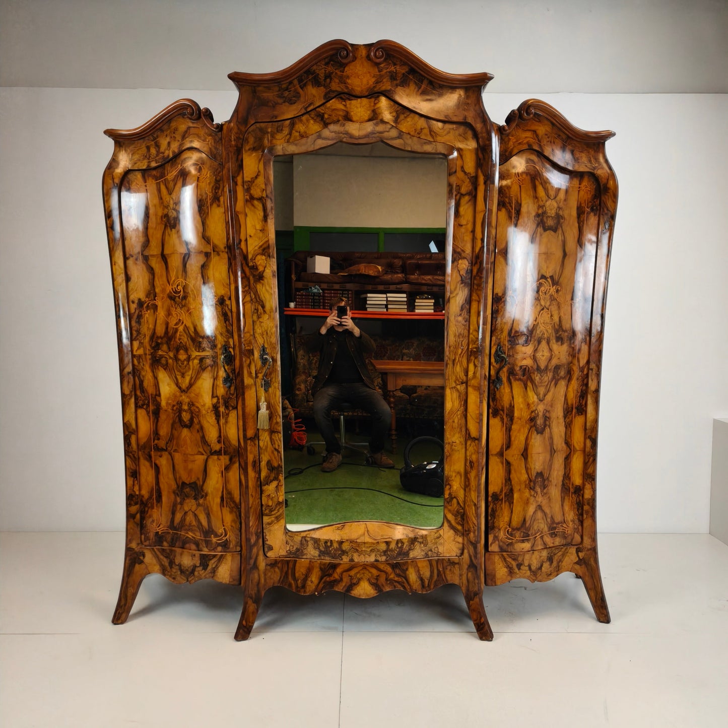 Large Antique Italian Armoire / Wardrobe – Burl Walnut, Bombé Shape Large Antique Italian Armoire / Wardrobe – Burl Walnut, Bombé Shape