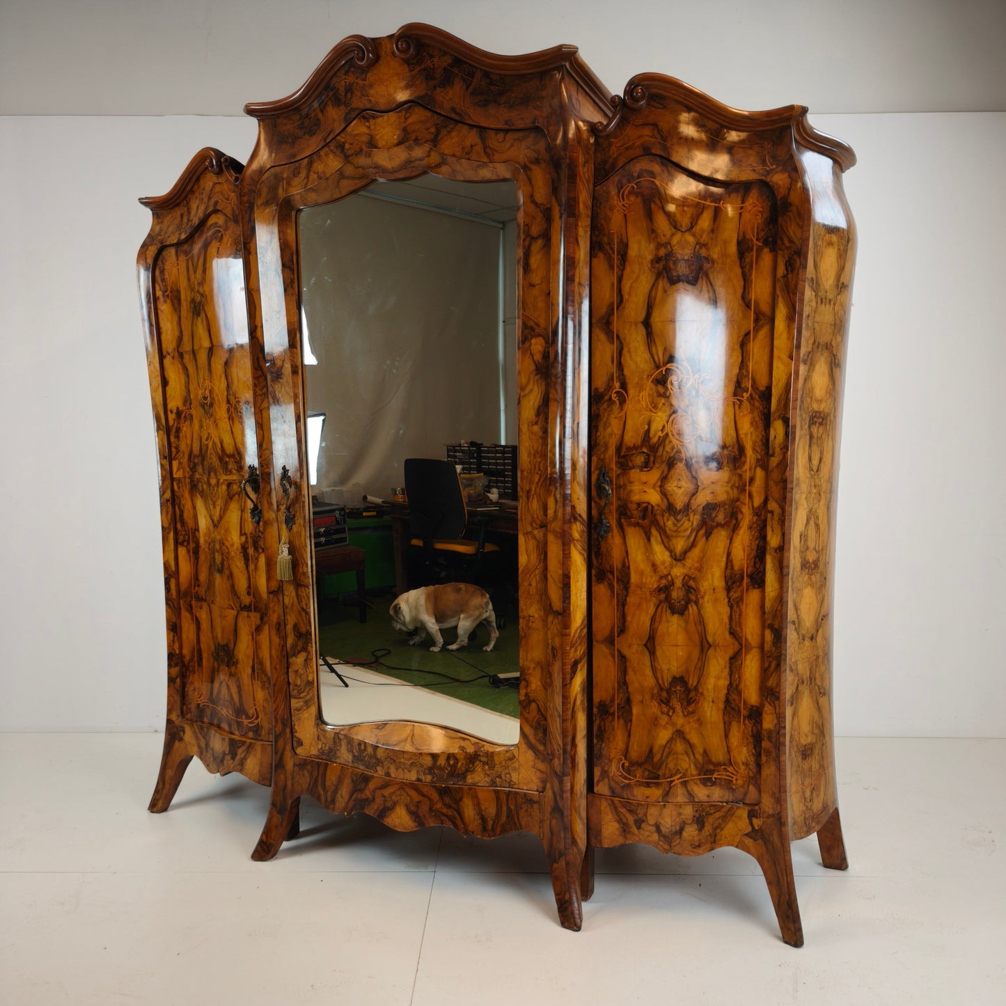 Large Antique Italian Armoire / Wardrobe – Burl Walnut, Bombé Shape Large Antique Italian Armoire / Wardrobe – Burl Walnut, Bombé Shape