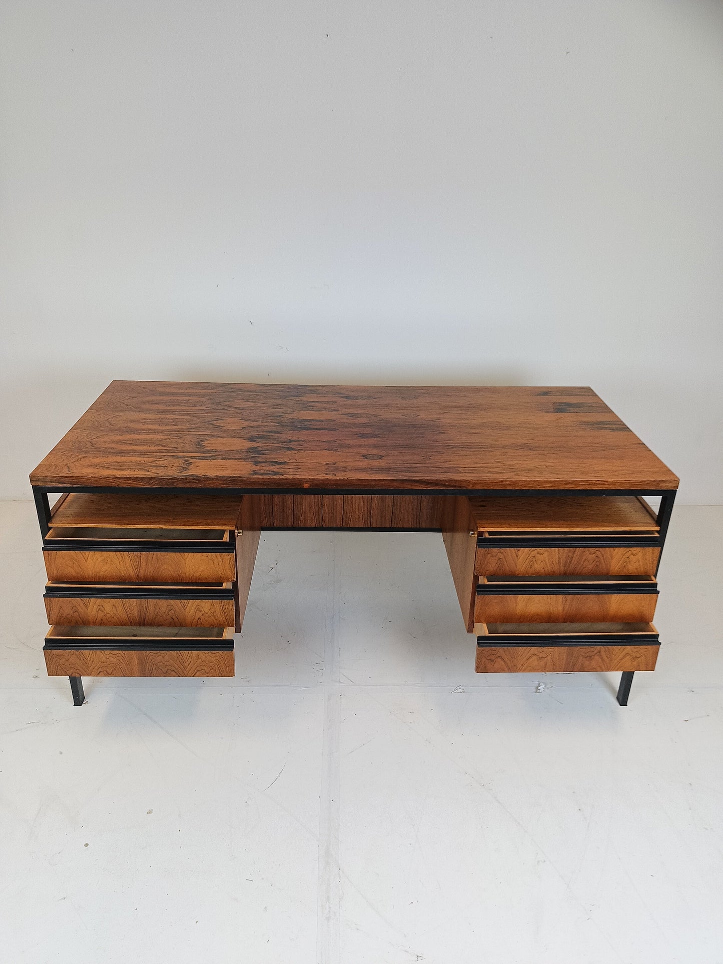 Large heavy Desk By Friso Kramer Eeka furniture Large heavy Desk By Friso Kramer Eeka furniture