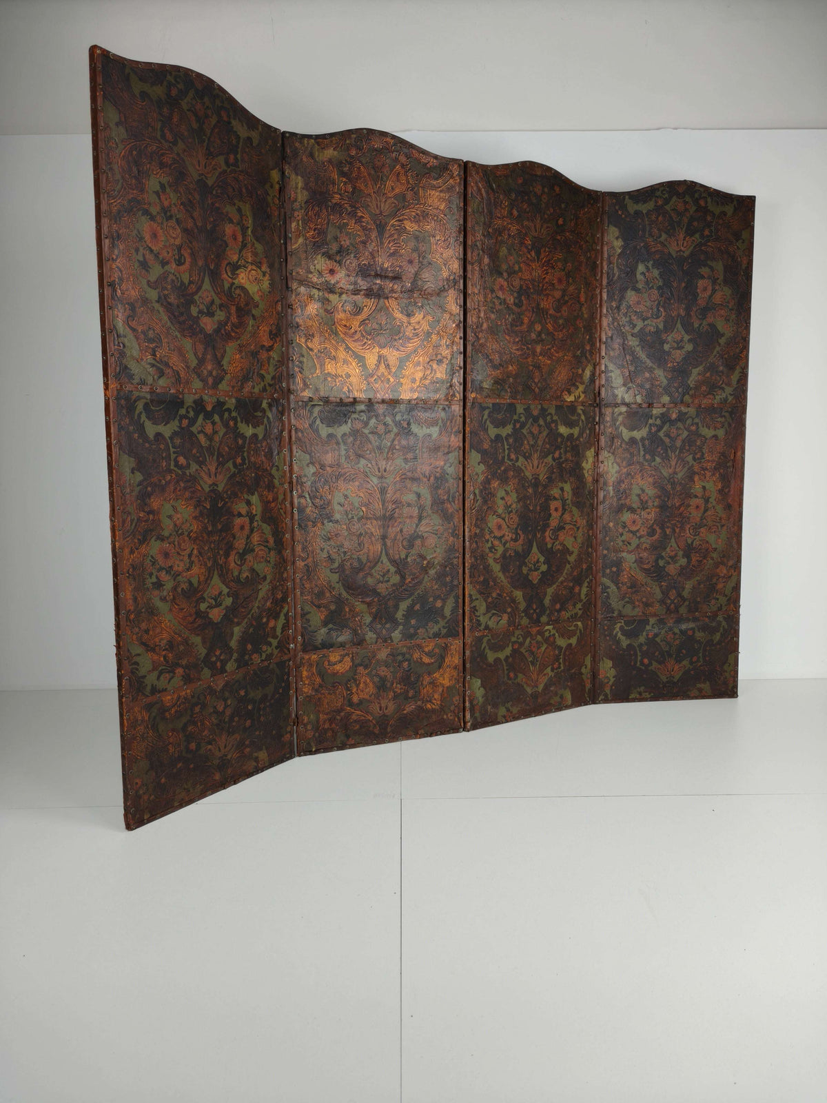 Late 18th-Century Belgian Embossed Leather Folding Screen – After Daniel Marot Late 18th-Century Belgian Embossed Leather Folding Screen – After Daniel Marot
