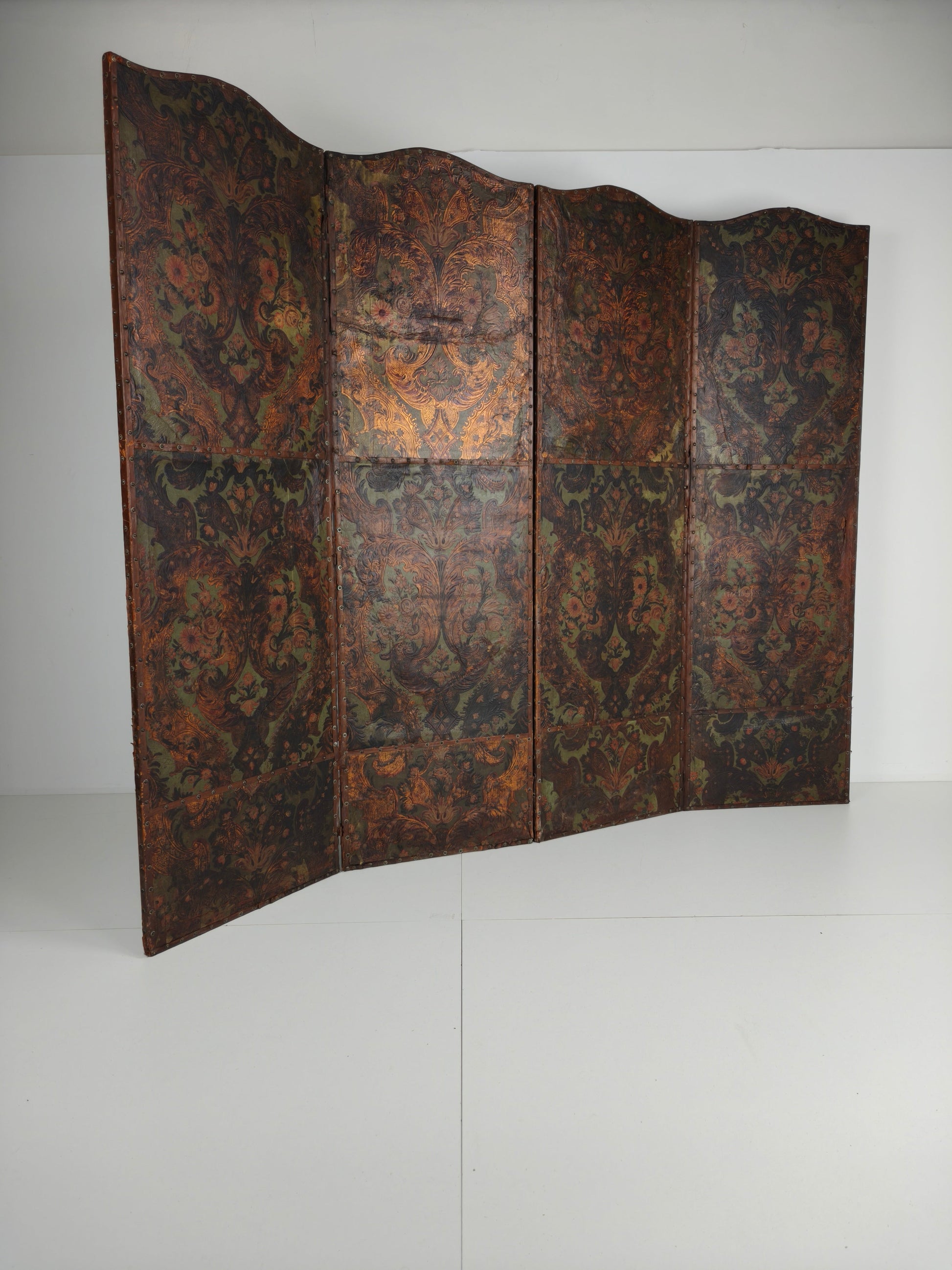 Late 18th-Century Belgian Embossed Leather Folding Screen – After Daniel Marot Late 18th-Century Belgian Embossed Leather Folding Screen – After Daniel Marot