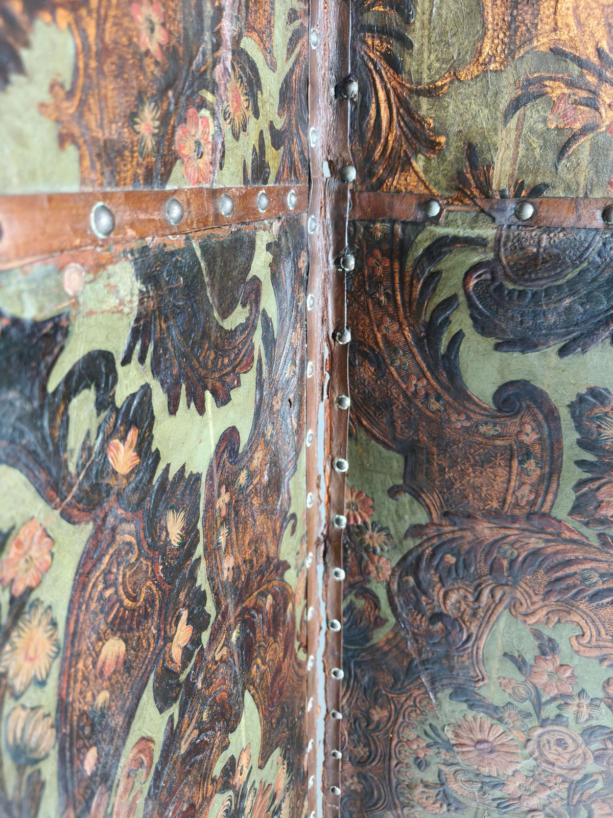 Late 18th-Century Belgian Embossed Leather Folding Screen – After Daniel Marot Late 18th-Century Belgian Embossed Leather Folding Screen – After Daniel Marot