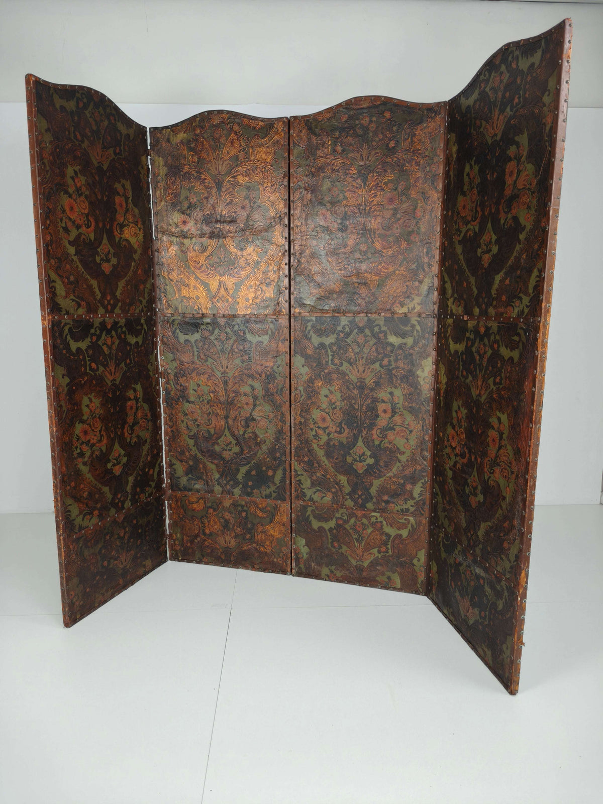 Late 18th-Century Belgian Embossed Leather Folding Screen – After Daniel Marot Late 18th-Century Belgian Embossed Leather Folding Screen – After Daniel Marot