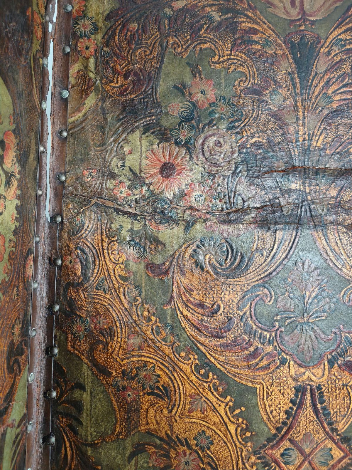 Late 18th-Century Belgian Embossed Leather Folding Screen – After Daniel Marot Late 18th-Century Belgian Embossed Leather Folding Screen – After Daniel Marot