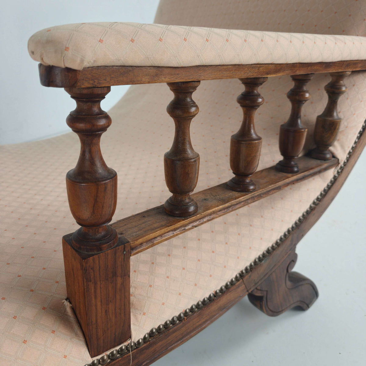 Late 19th Century Antique Chaise Longue / Daybed – England Late 19th Century Antique Chaise Longue / Daybed – England