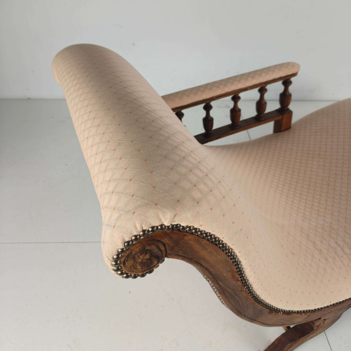 Late 19th Century Antique Chaise Longue / Daybed – England Late 19th Century Antique Chaise Longue / Daybed – England