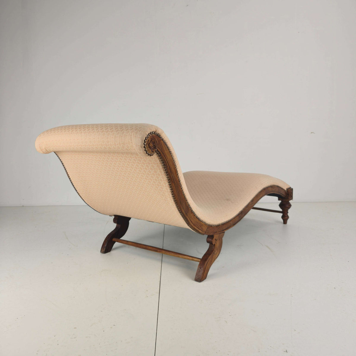Late 19th Century Antique Chaise Longue / Daybed – England Late 19th Century Antique Chaise Longue / Daybed – England