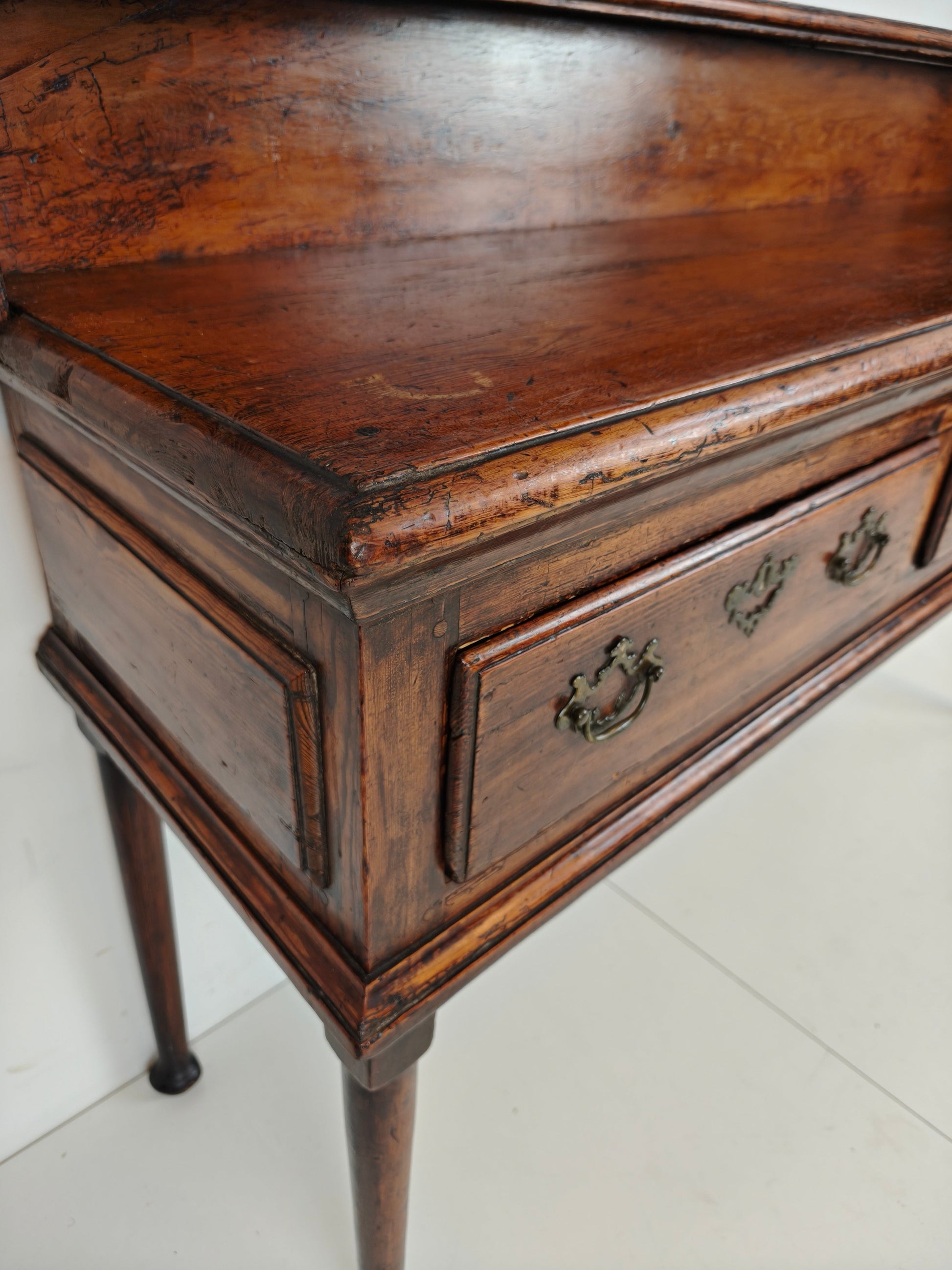 Late Georgian 18th Century Welsh Dresser – Solid Oak Late Georgian 18th Century Welsh Dresser – Solid Oak