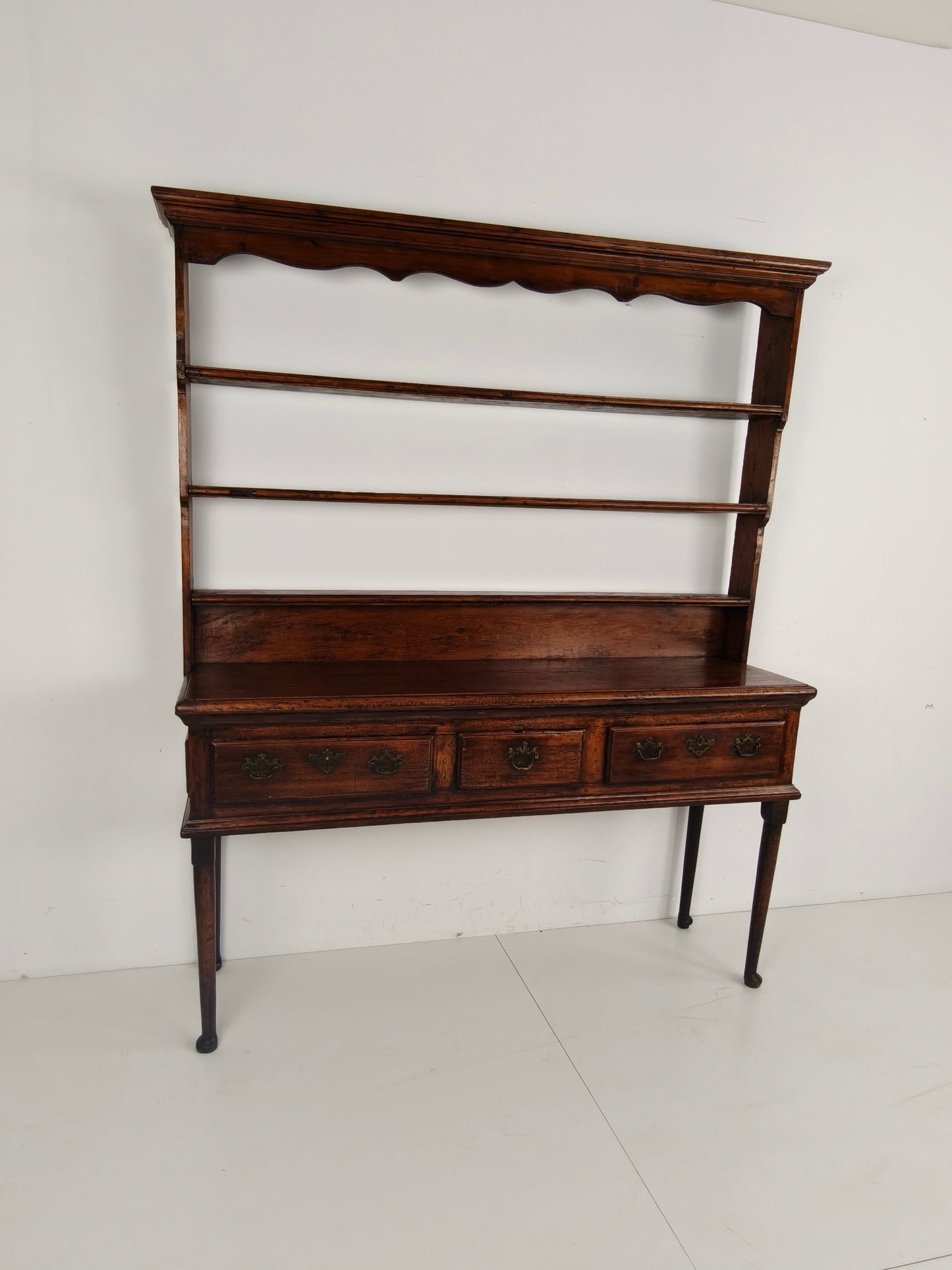 Late Georgian 18th Century Welsh Dresser – Solid Oak Late Georgian 18th Century Welsh Dresser – Solid Oak
