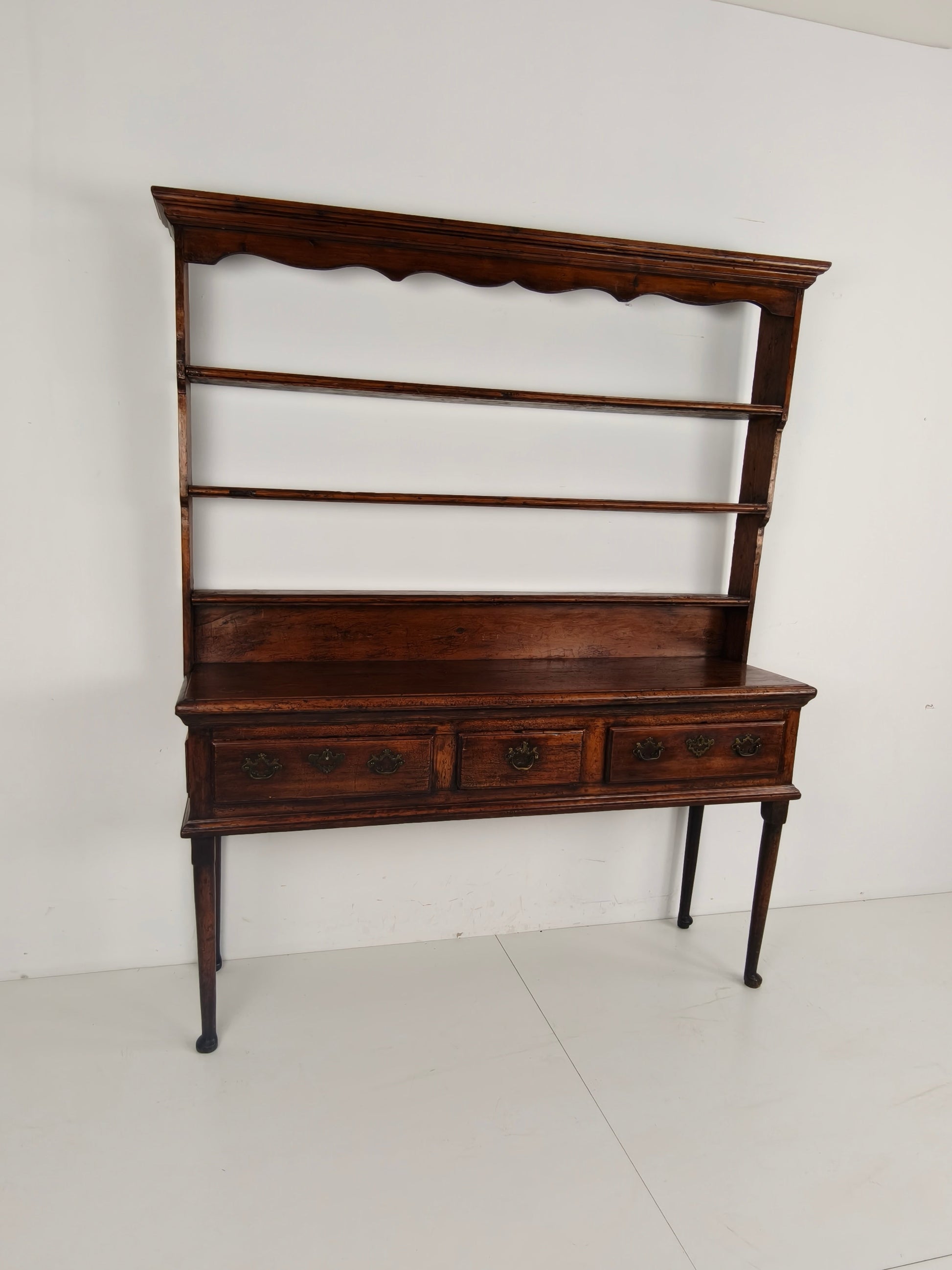 Late Georgian 18th Century Welsh Dresser – Solid Oak Late Georgian 18th Century Welsh Dresser – Solid Oak