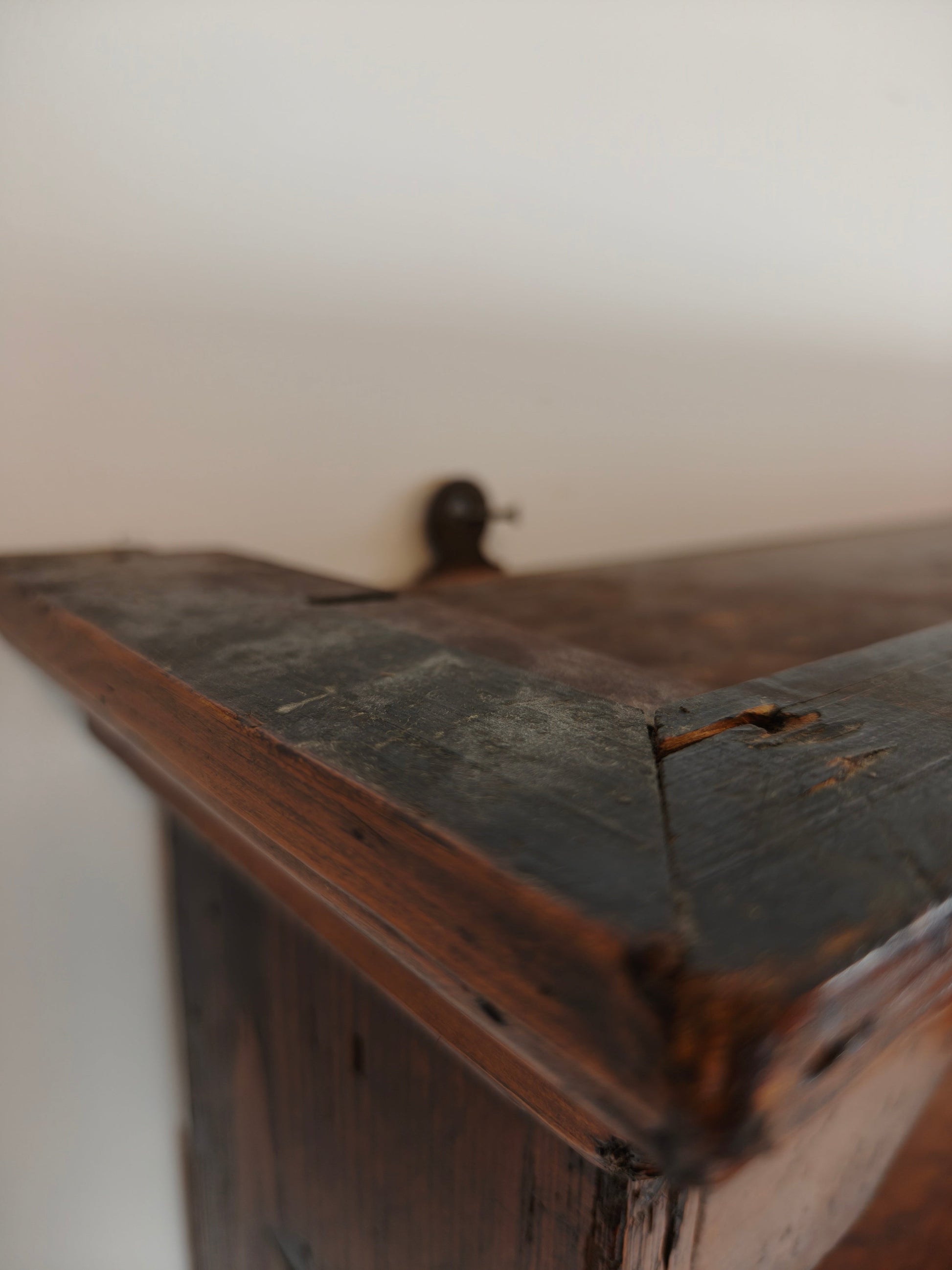 Late Georgian 18th Century Welsh Dresser – Solid Oak Late Georgian 18th Century Welsh Dresser – Solid Oak