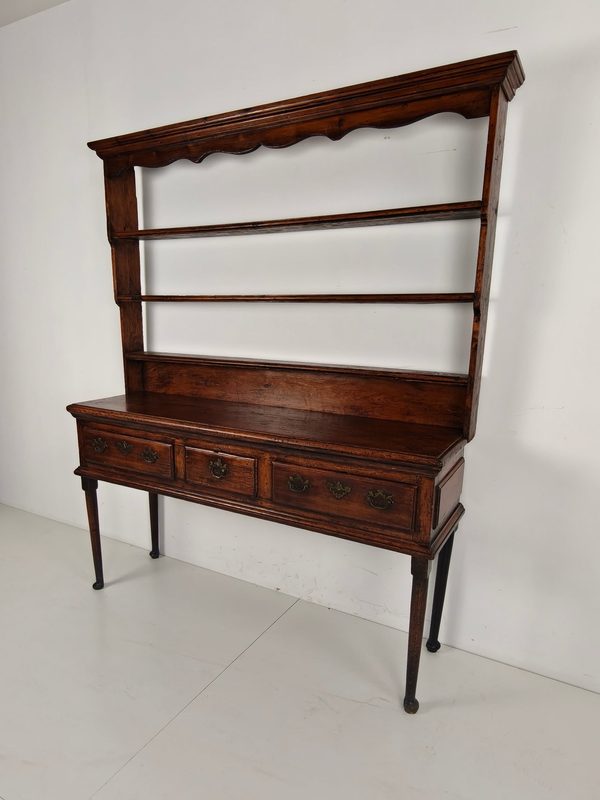 Late Georgian 18th Century Welsh Dresser – Solid Oak Late Georgian 18th Century Welsh Dresser – Solid Oak