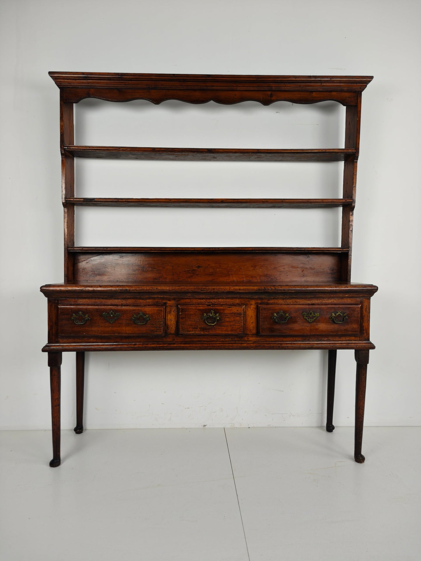 Late Georgian 18th Century Welsh Dresser – Solid Oak Late Georgian 18th Century Welsh Dresser – Solid Oak